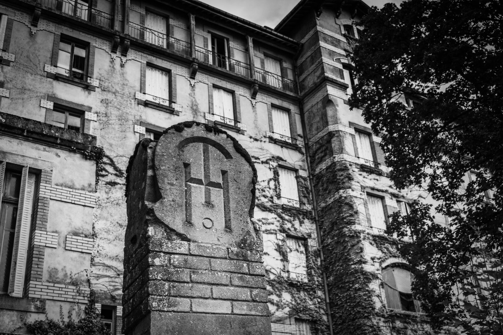 Nikon D3300 sample photo. Lost places, house, hotel photography