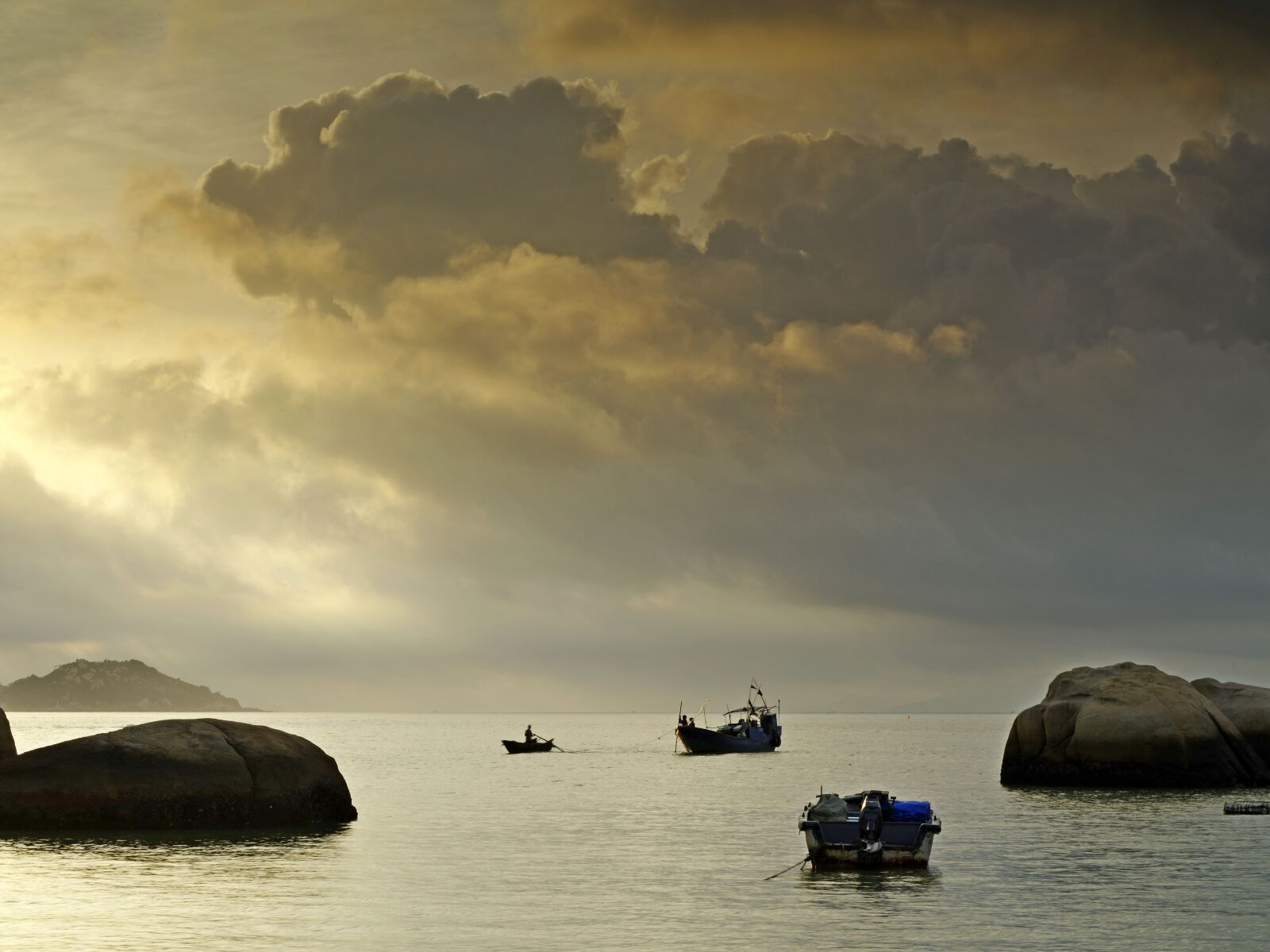 Pentax 645Z sample photo. The sea, colored clouds photography