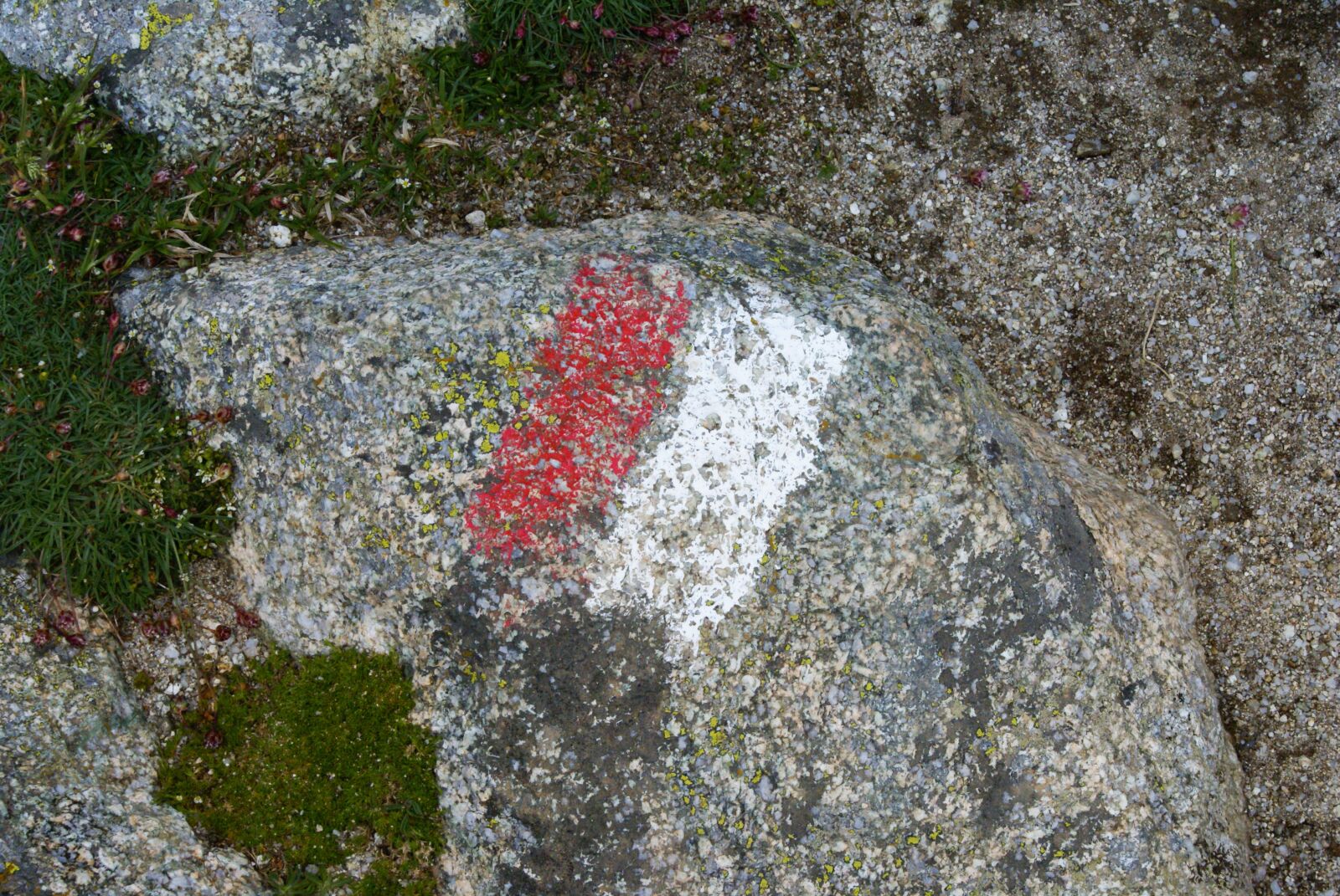 Sony Alpha DSLR-A100 sample photo. Grand route 20, corsica, stone photography