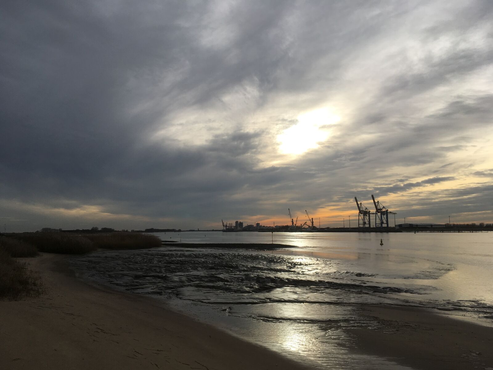iPhone SE back camera 4.15mm f/2.2 sample photo. Weser, brake, sand stedt photography