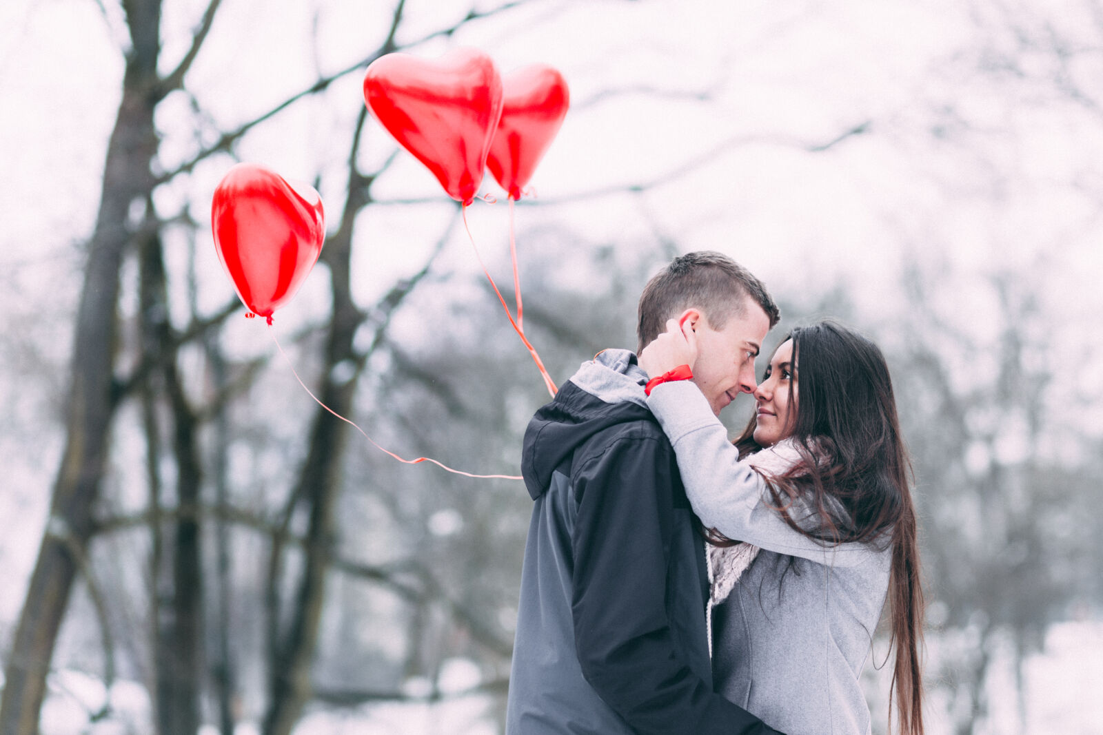 Canon EF 85mm F1.8 USM sample photo. Couple, with, heart, shape photography