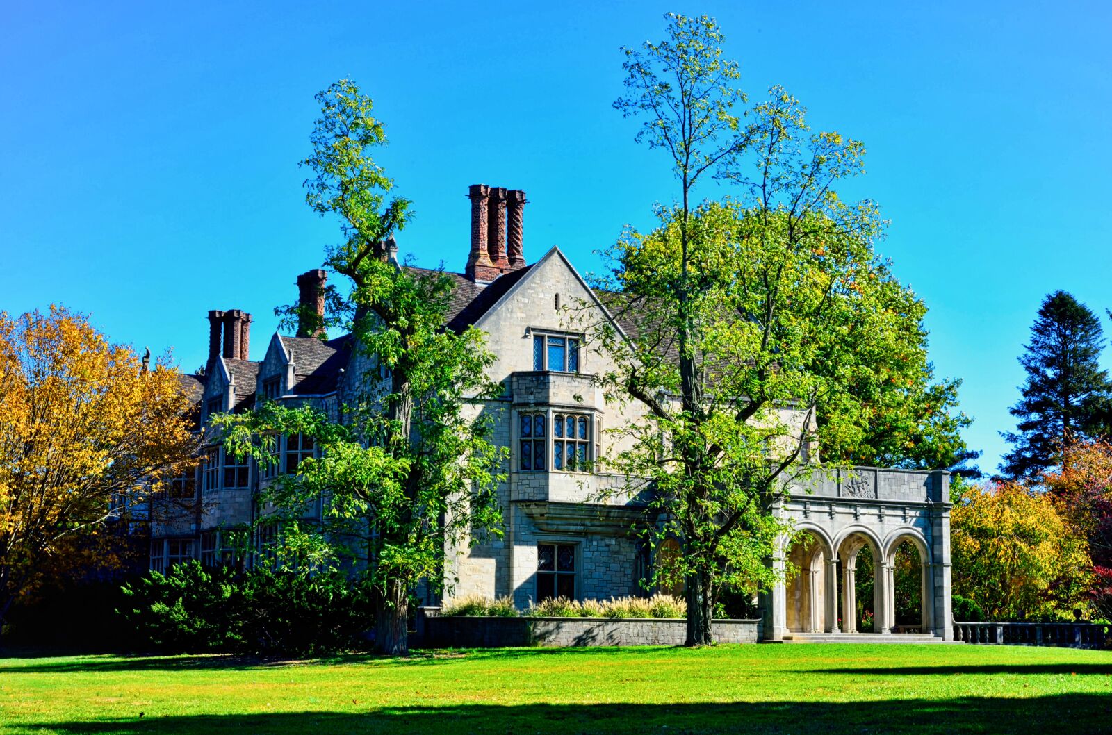 Nikon D750 sample photo. Mansion, estate, autumn photography