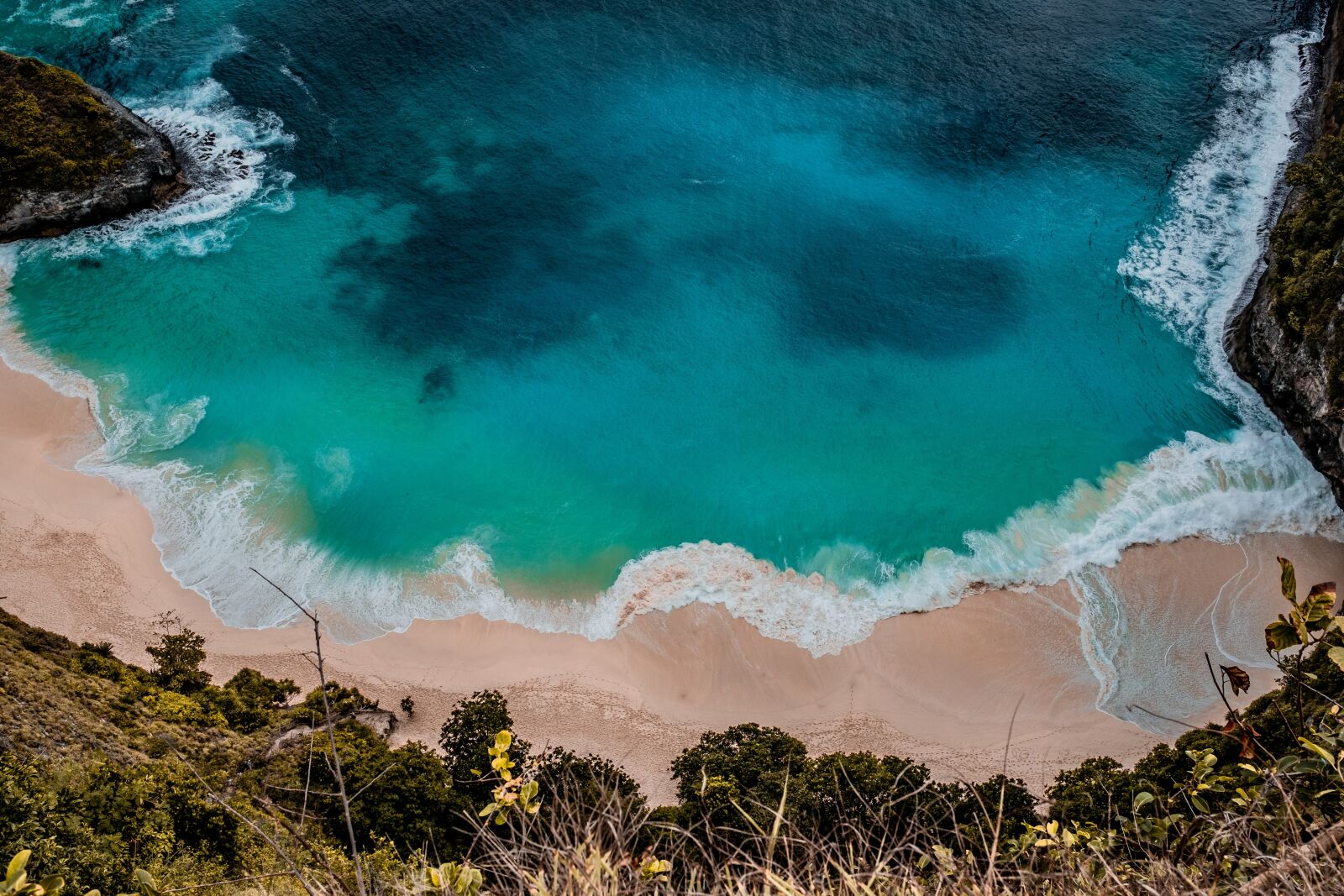 Fujifilm XF 23mm F1.4 R sample photo. Ocean, beach, water photography