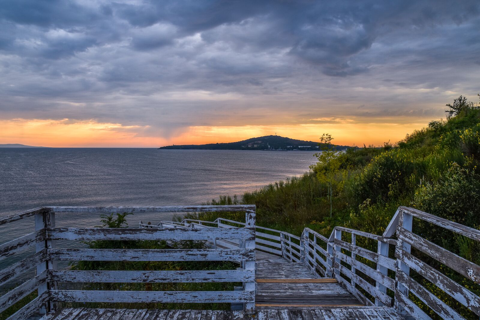 Nikon D3400 sample photo. Sunrise, sea, stairs photography