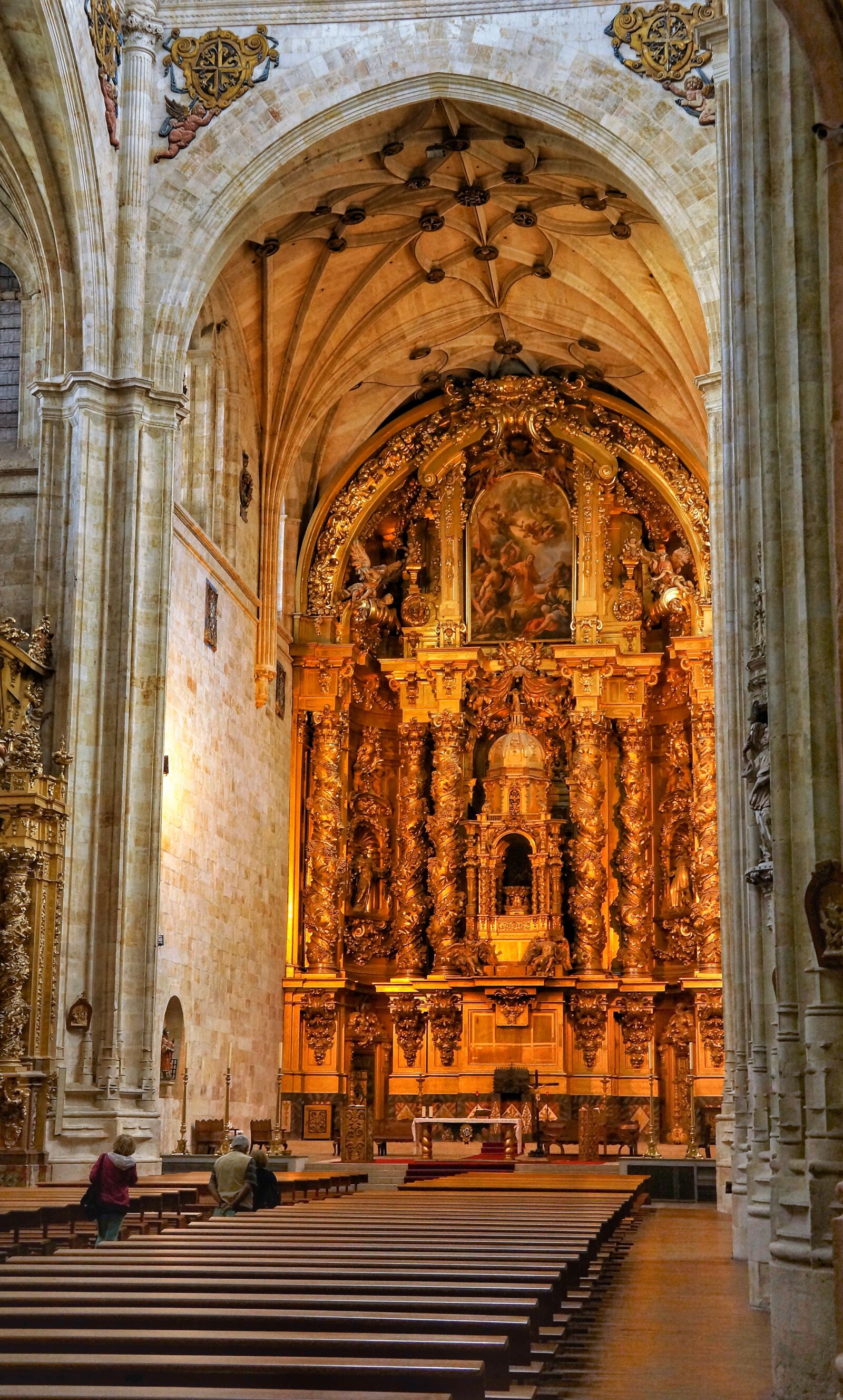 Sony Alpha NEX-7 sample photo. Catholic, church, interior photography