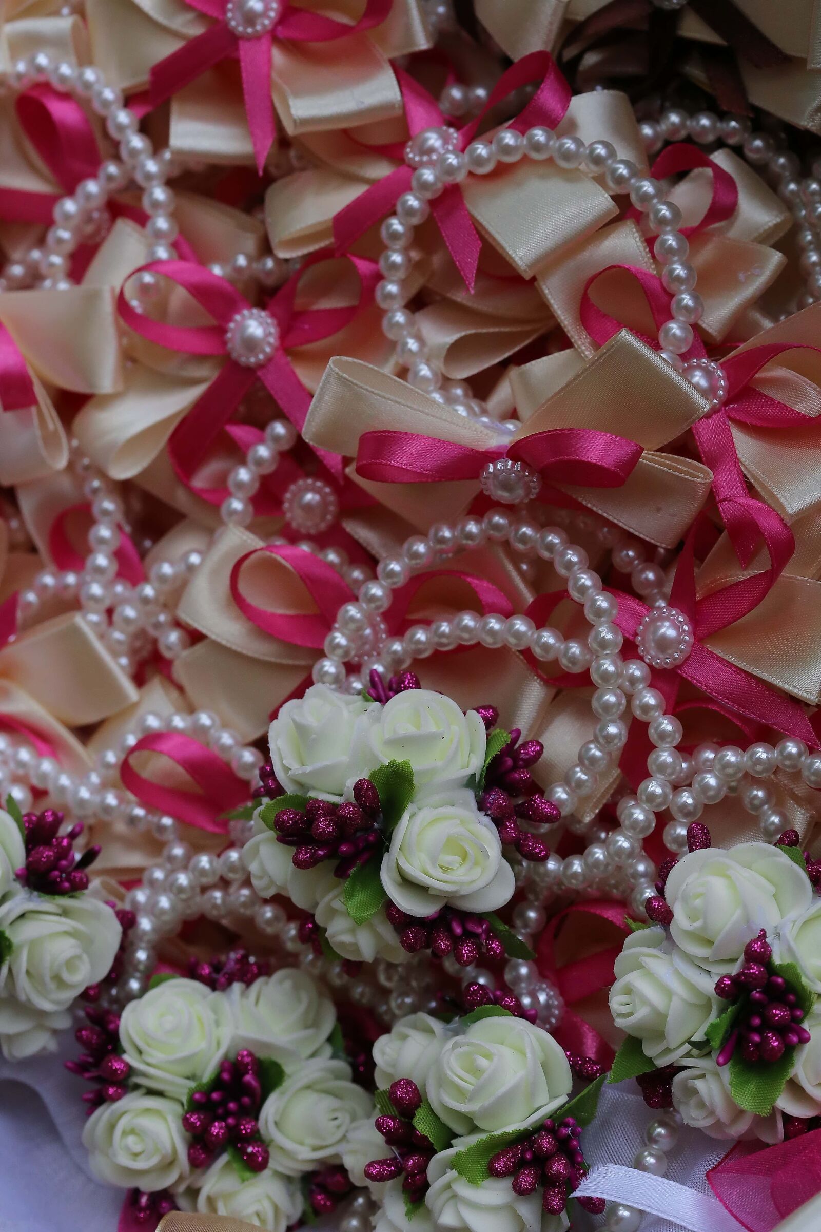 Canon EOS 6D sample photo. Pears, necklace, pink, bouquet photography