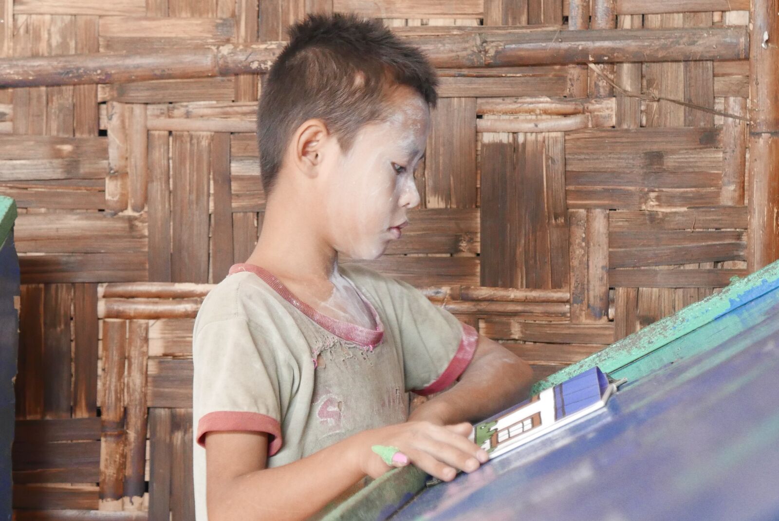 Panasonic Lumix DMC-LX100 sample photo. Child, read, book photography