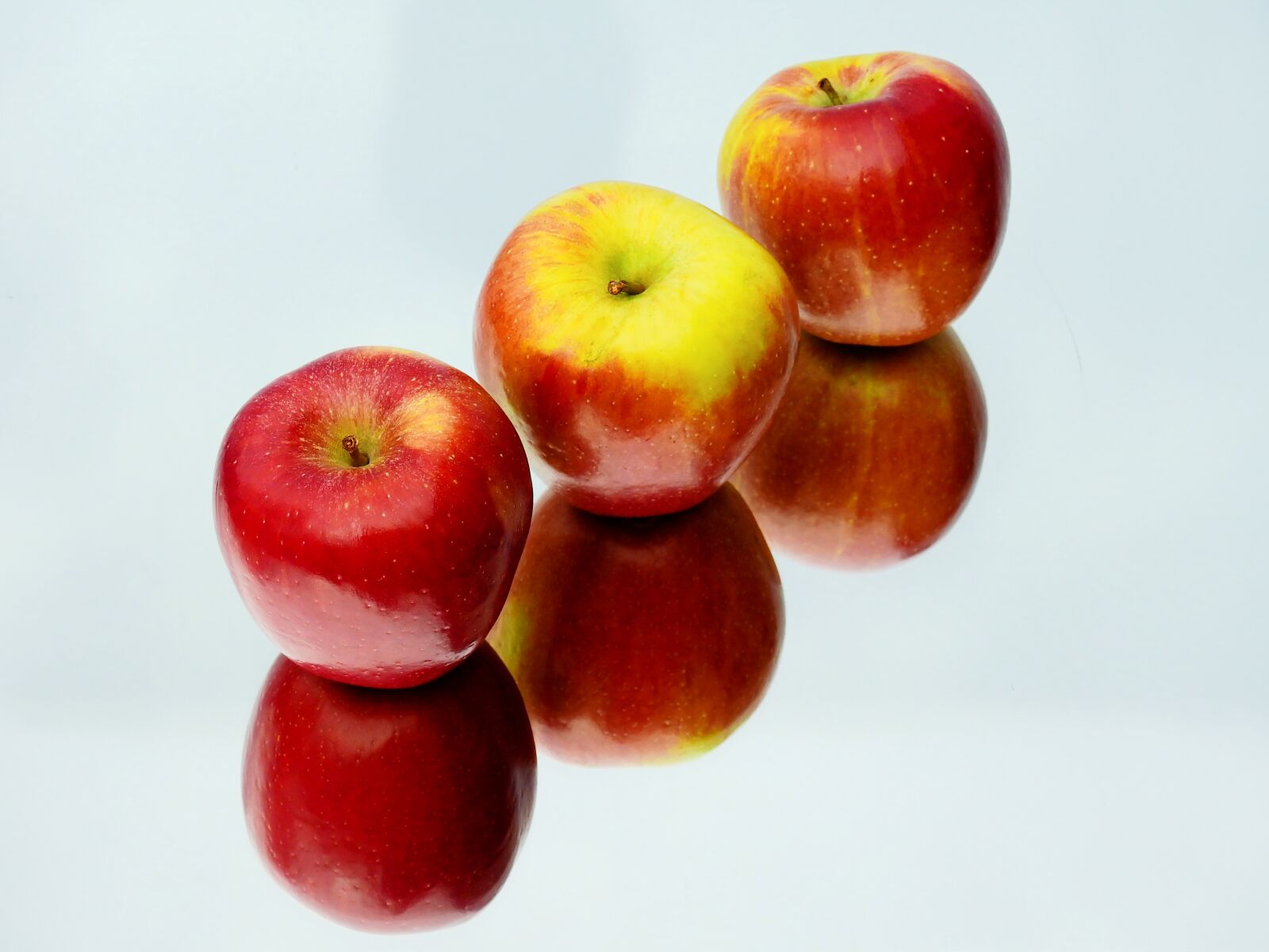 Nikon Coolpix P900 sample photo. Fruit, apple, fruits photography