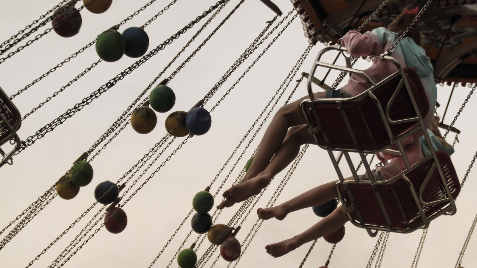 Canon EOS 760D (EOS Rebel T6s / EOS 8000D) sample photo. Carousel, chain carousel, fair photography