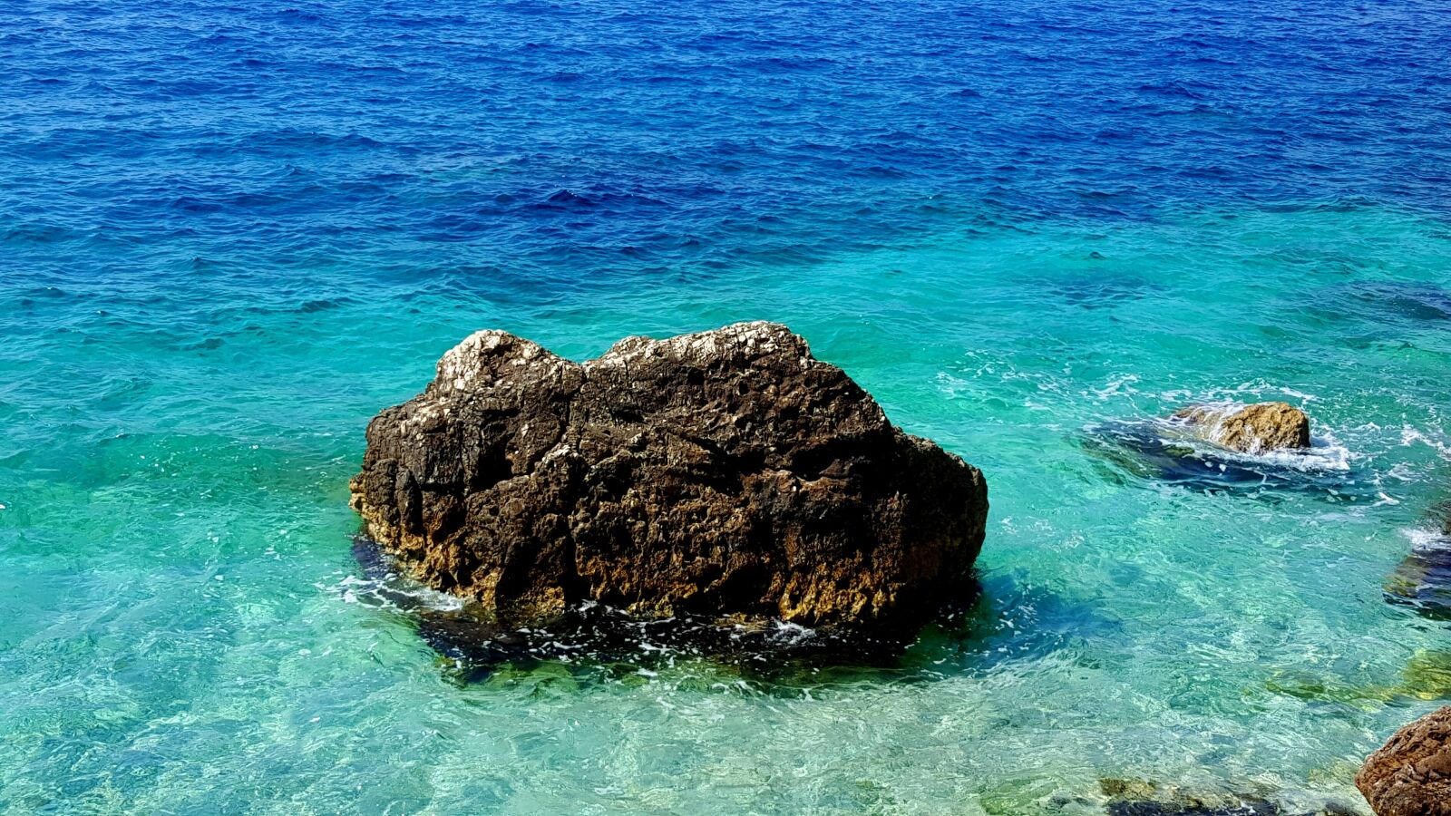 Samsung Galaxy S6 sample photo. Stone, sea, beach photography
