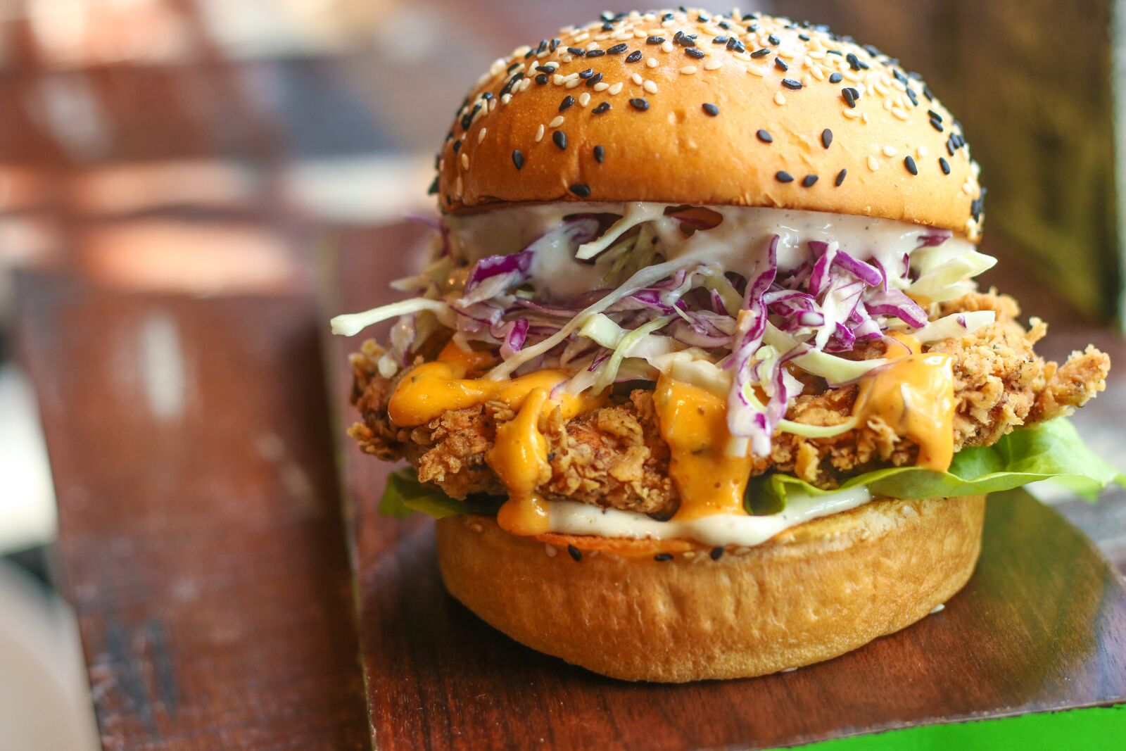 Canon EOS 70D + Canon EF 50mm F1.8 II sample photo. Chicken burger, lunch, classic photography
