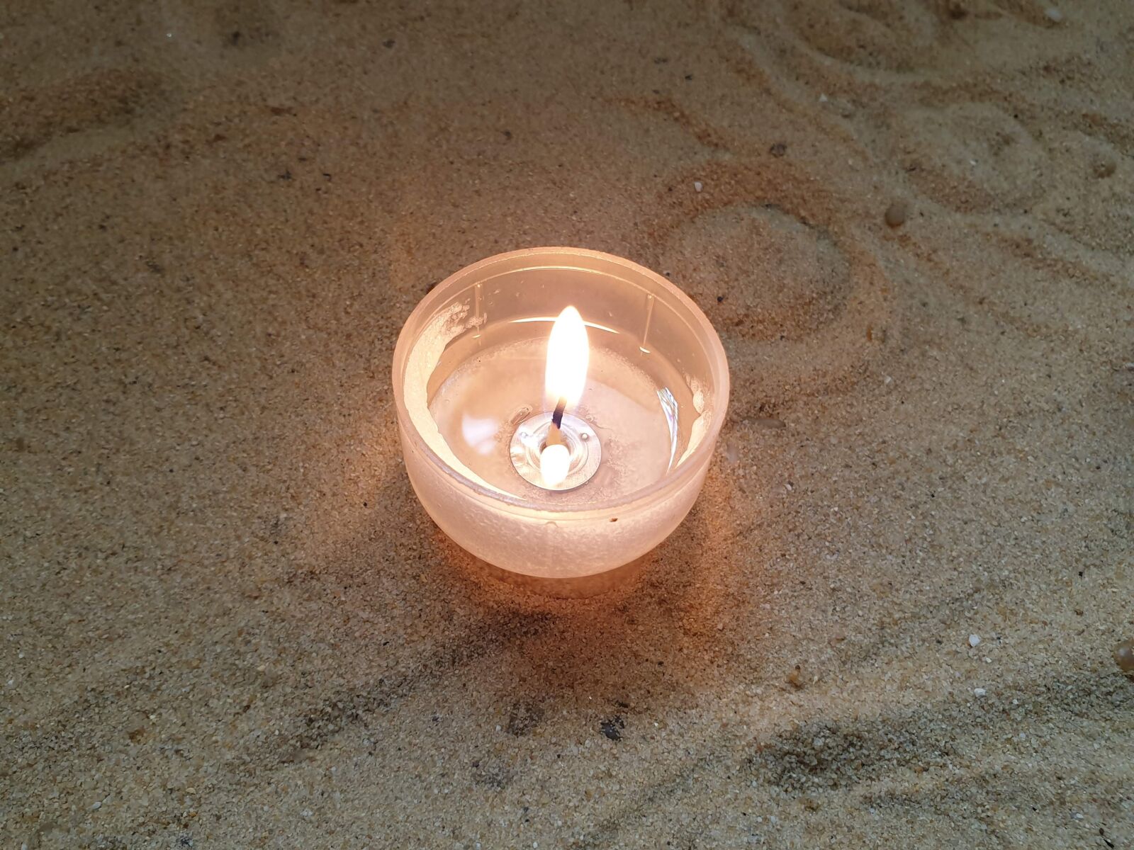 Samsung Galaxy S9+ sample photo. Candle, prayer, tealight photography