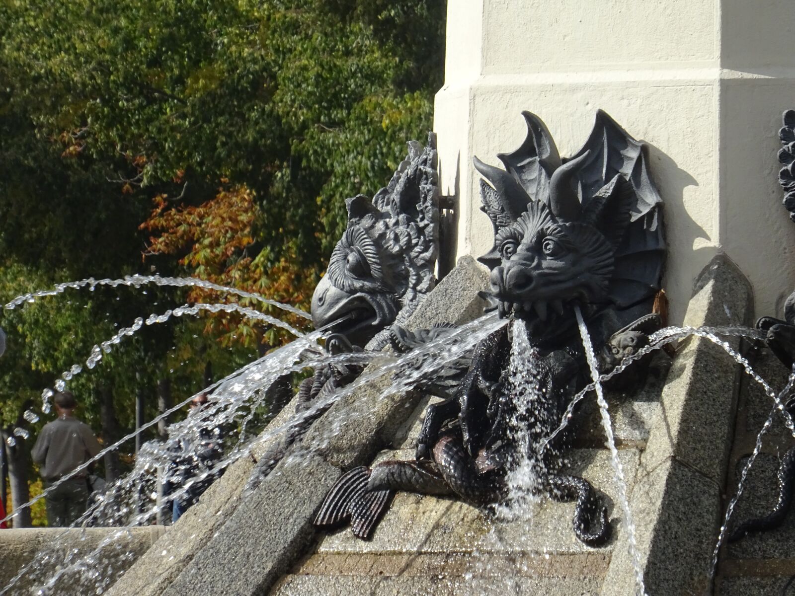 Sony DSC-HX60 sample photo. Fontana, water, madrid photography