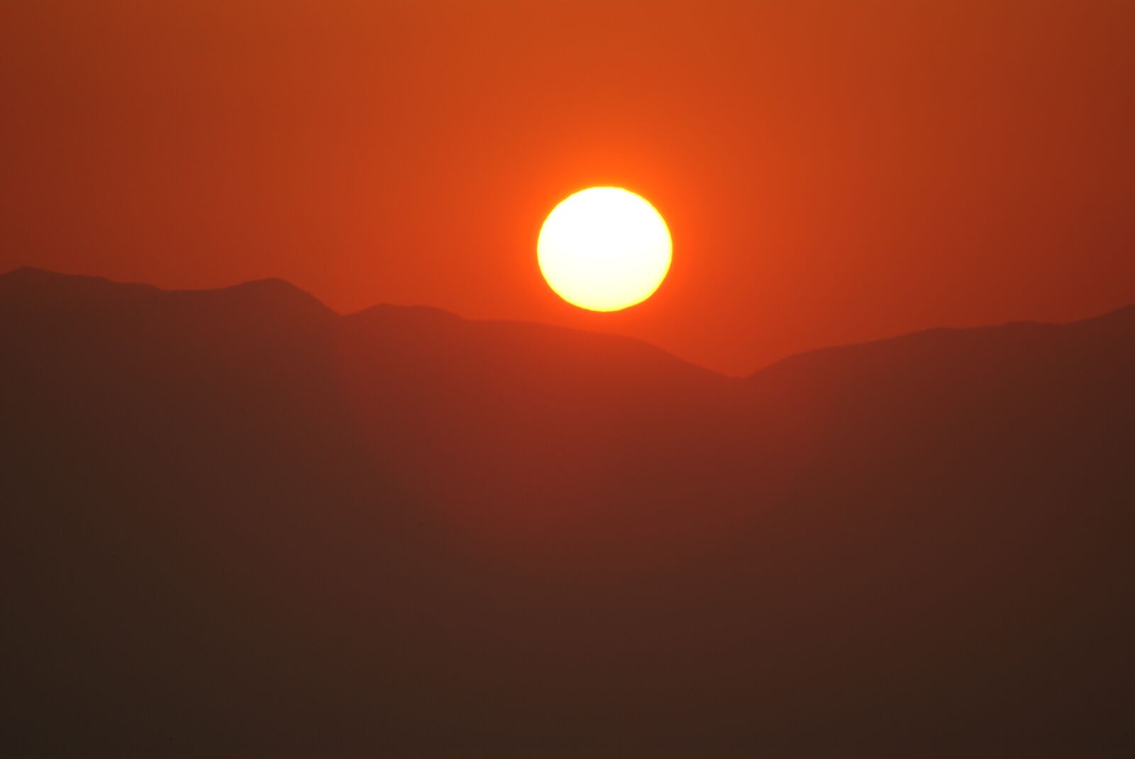 Sony Alpha DSLR-A230 sample photo. Sunrise, sun, dawn photography