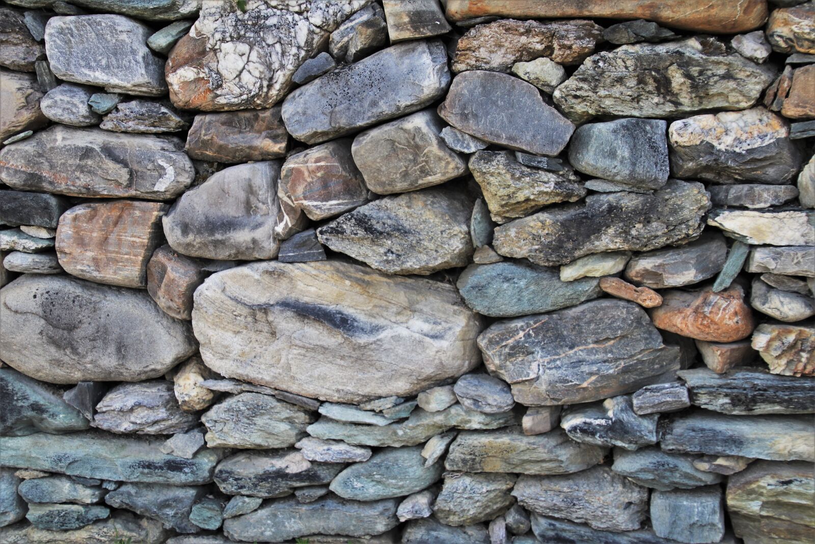Canon EOS 80D sample photo. Stone, gray, walls photography