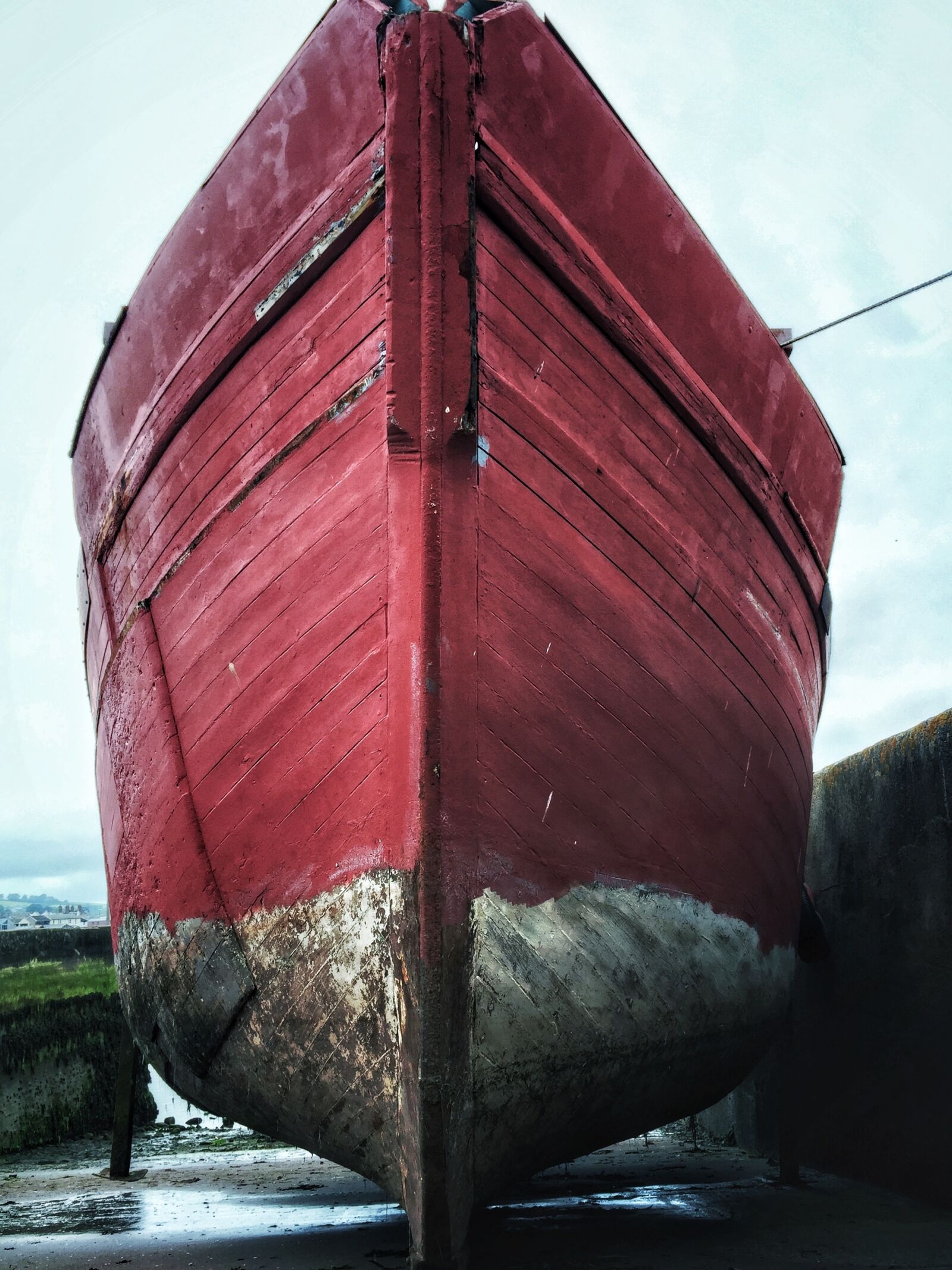 Apple iPhone 6 sample photo. Boat, hull, red photography