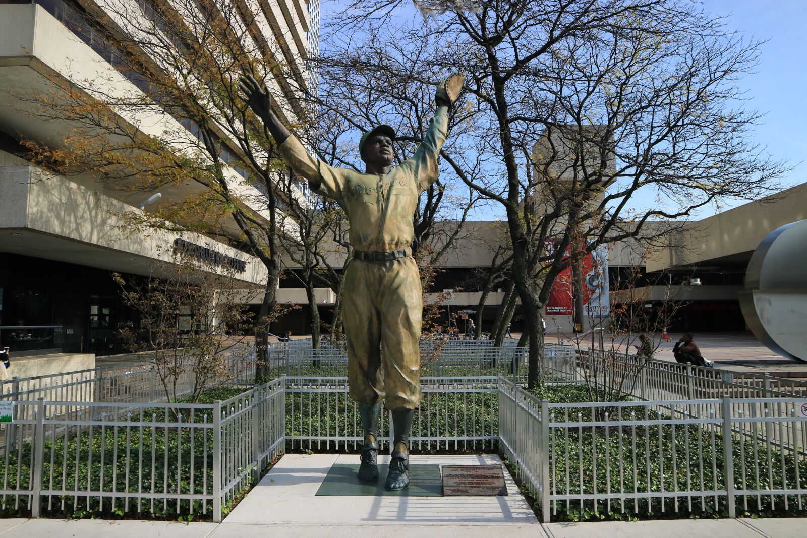 Canon EOS M3 sample photo. Sculpture, statue, old photography