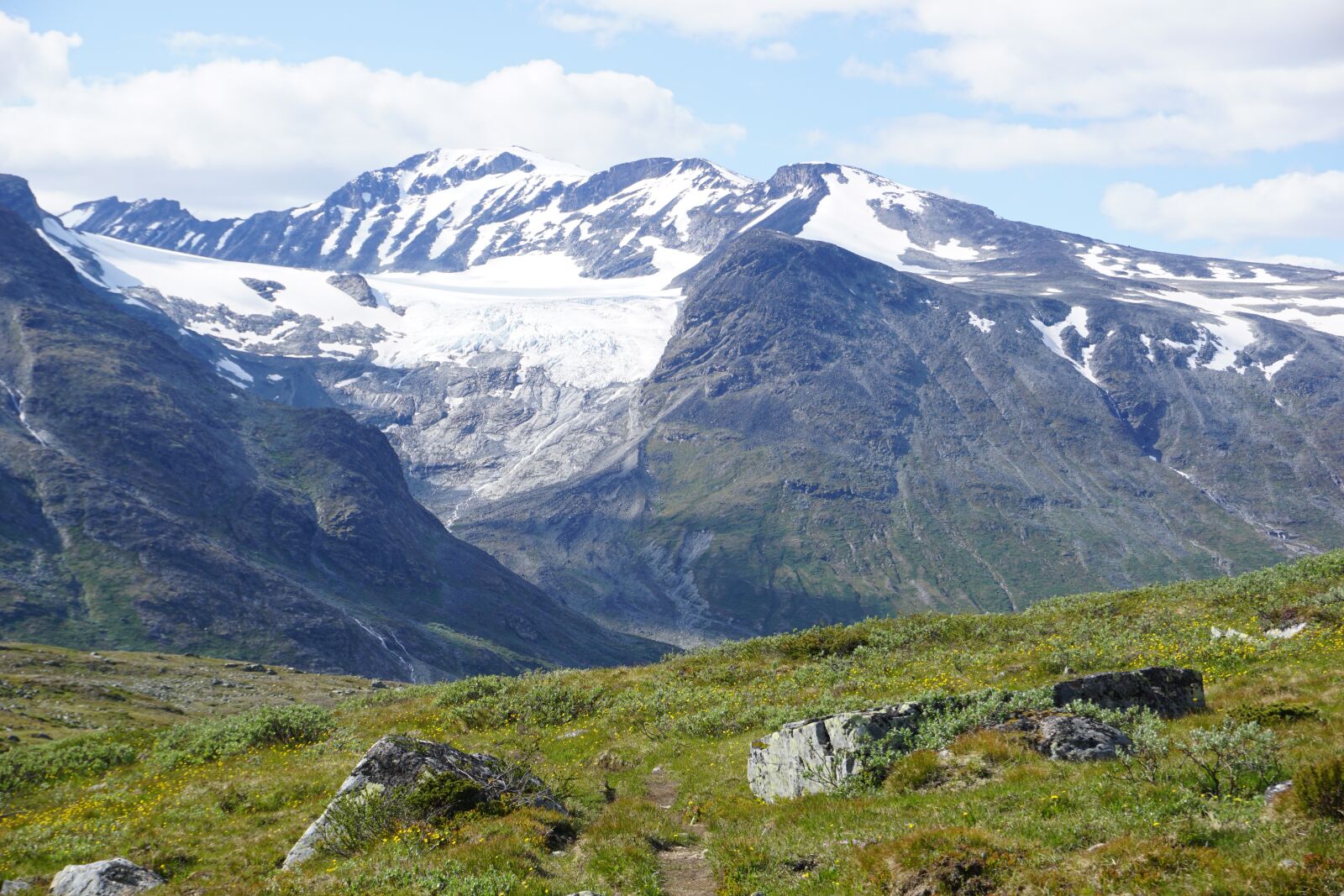 Sony E 16-50mm F3.5-5.6 PZ OSS sample photo. Norway, jotunheimen, galdhøpiggen photography