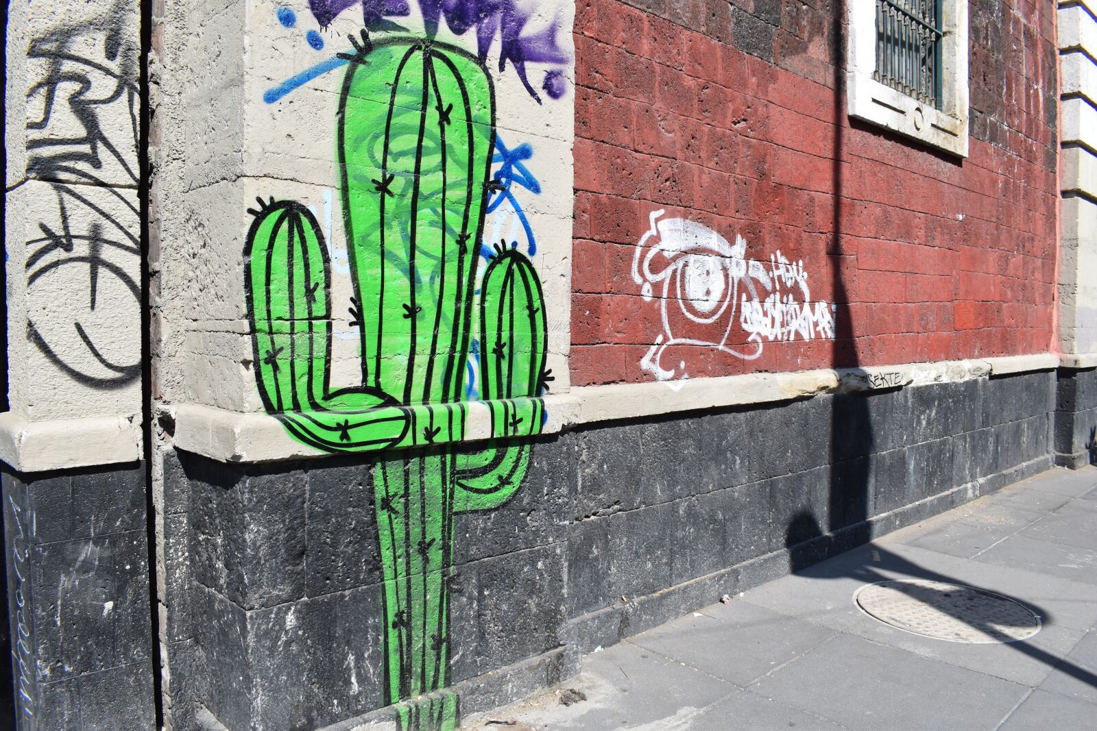 Nikon D5600 sample photo. Urbano, graffiti, ciudad photography