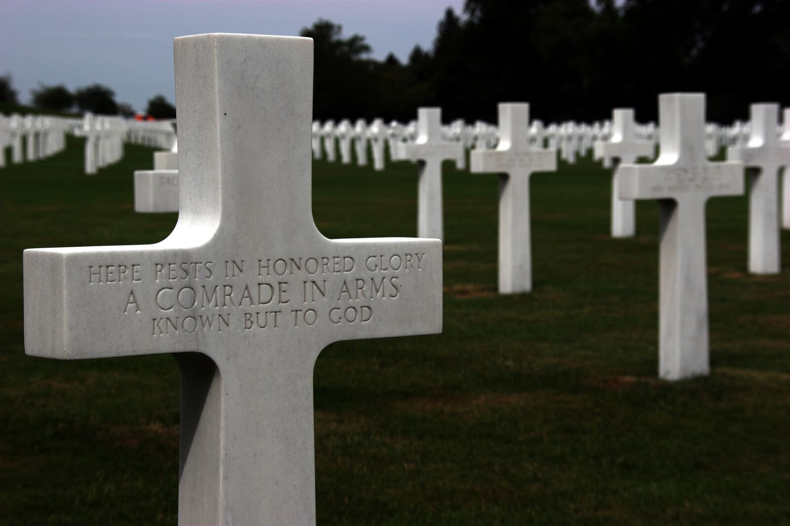 Canon EOS 20D sample photo. Henry chapelle, honorary cemetery photography