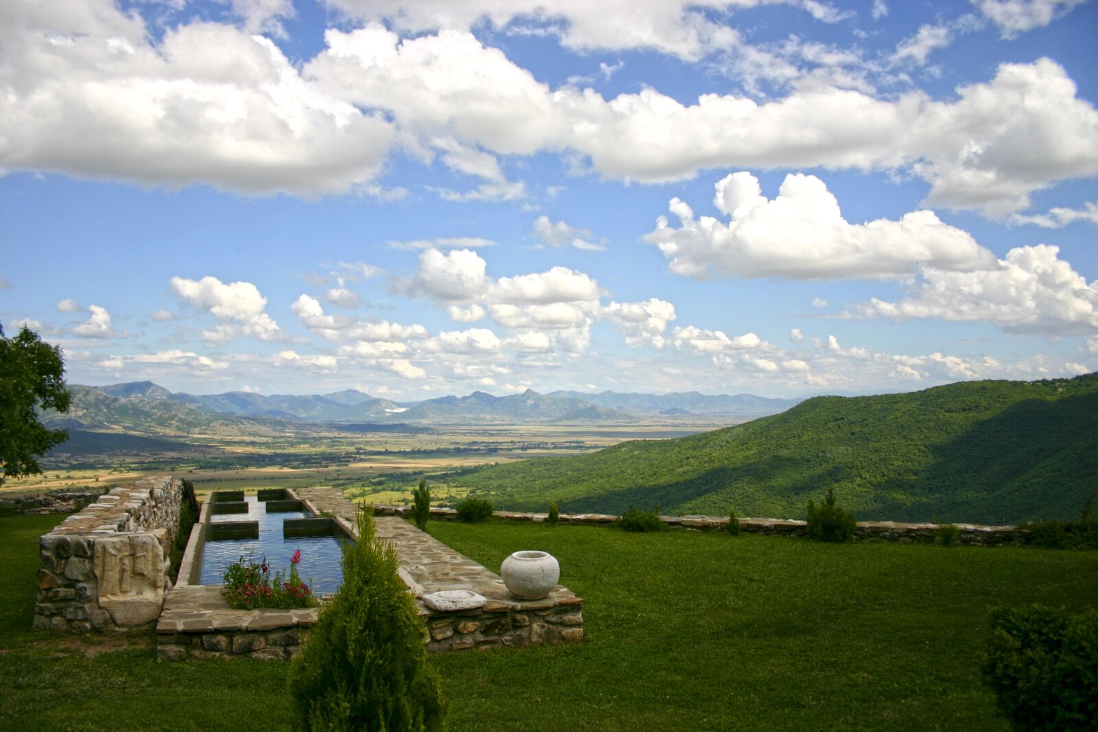 Canon EOS 300D (EOS Digital Rebel / EOS Kiss Digital) sample photo. Panoramic, mountain, landscape photography
