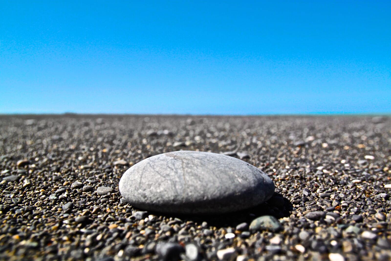 Canon EOS 500D (EOS Rebel T1i / EOS Kiss X3) sample photo. Stone, rock, beach photography
