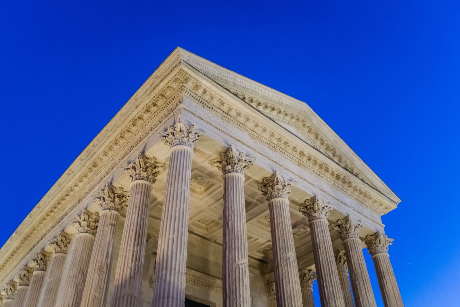 Sony a99 II sample photo. Square house, nimes, romanity photography