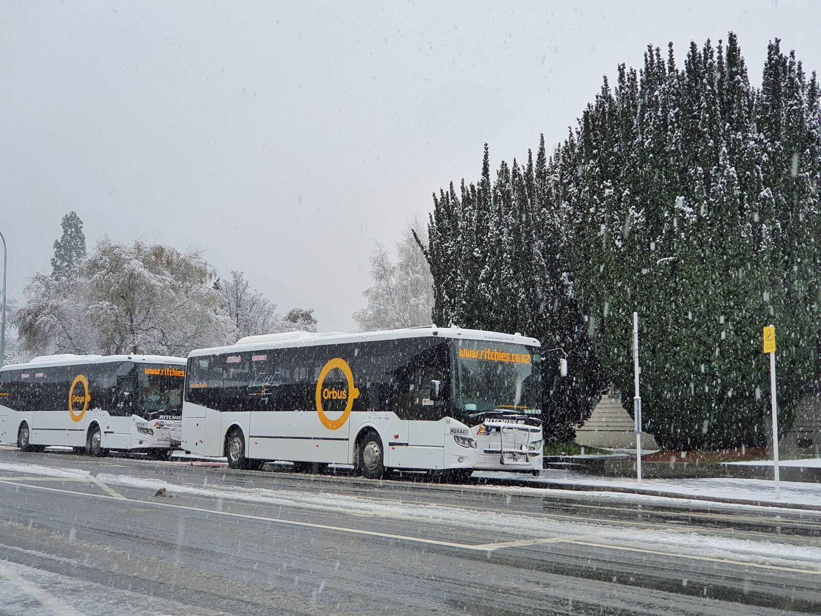 Samsung SM-G973F sample photo. Public, bus, transport photography