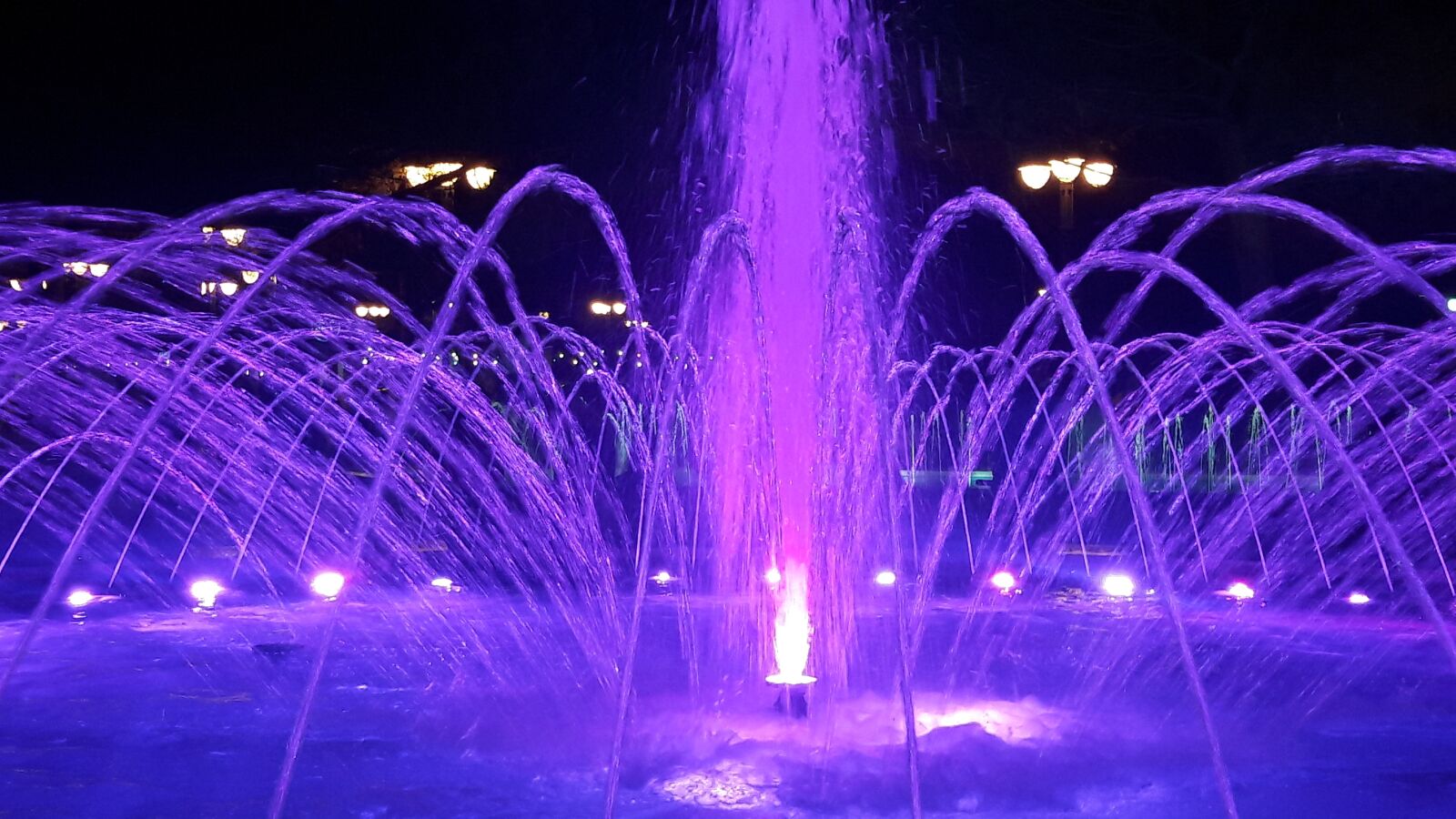 Samsung Galaxy A5(2016) sample photo. Fountain, bibione, italy photography