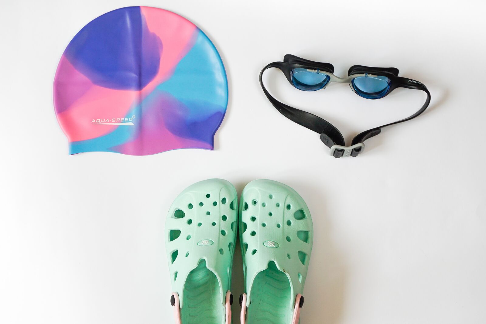 Sony a6000 sample photo. Accessories, pool, swimming cap photography