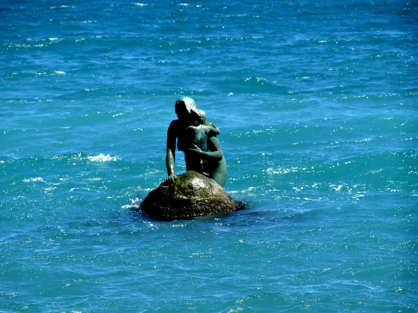 Sony DSC-HX200V sample photo. Sea, water, sculpture photography