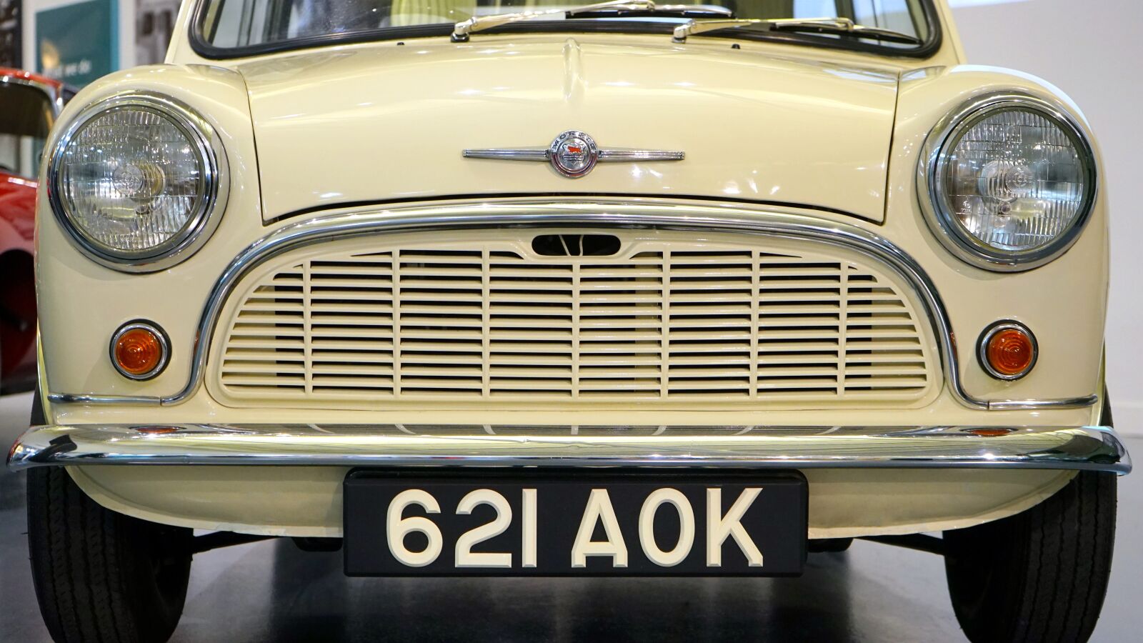 Sony a7 + Sony FE 28-70mm F3.5-5.6 OSS sample photo. Mini, car, hipster photography
