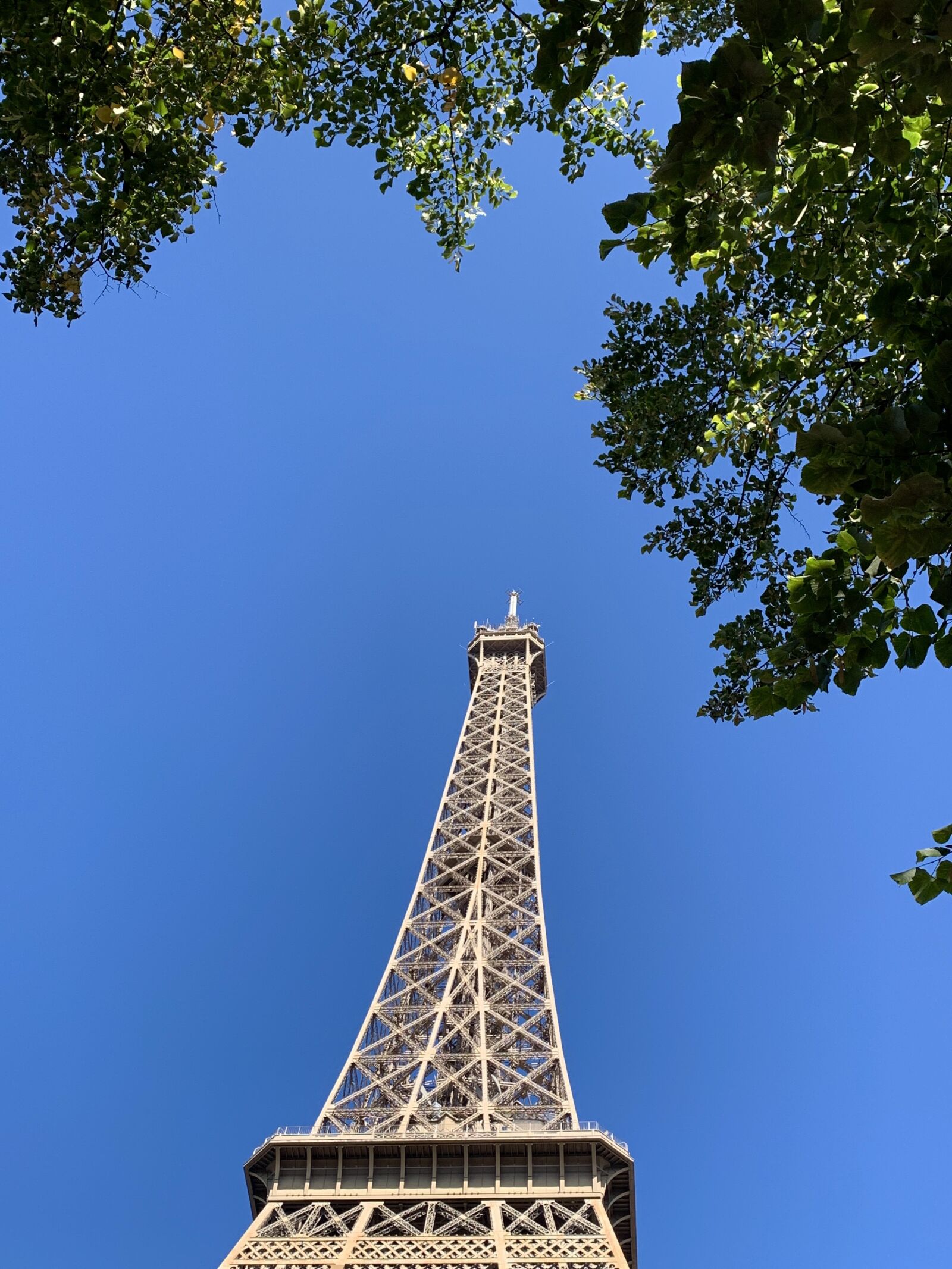 Apple iPhone XS Max sample photo. Eiffel tower, paris, travel photography
