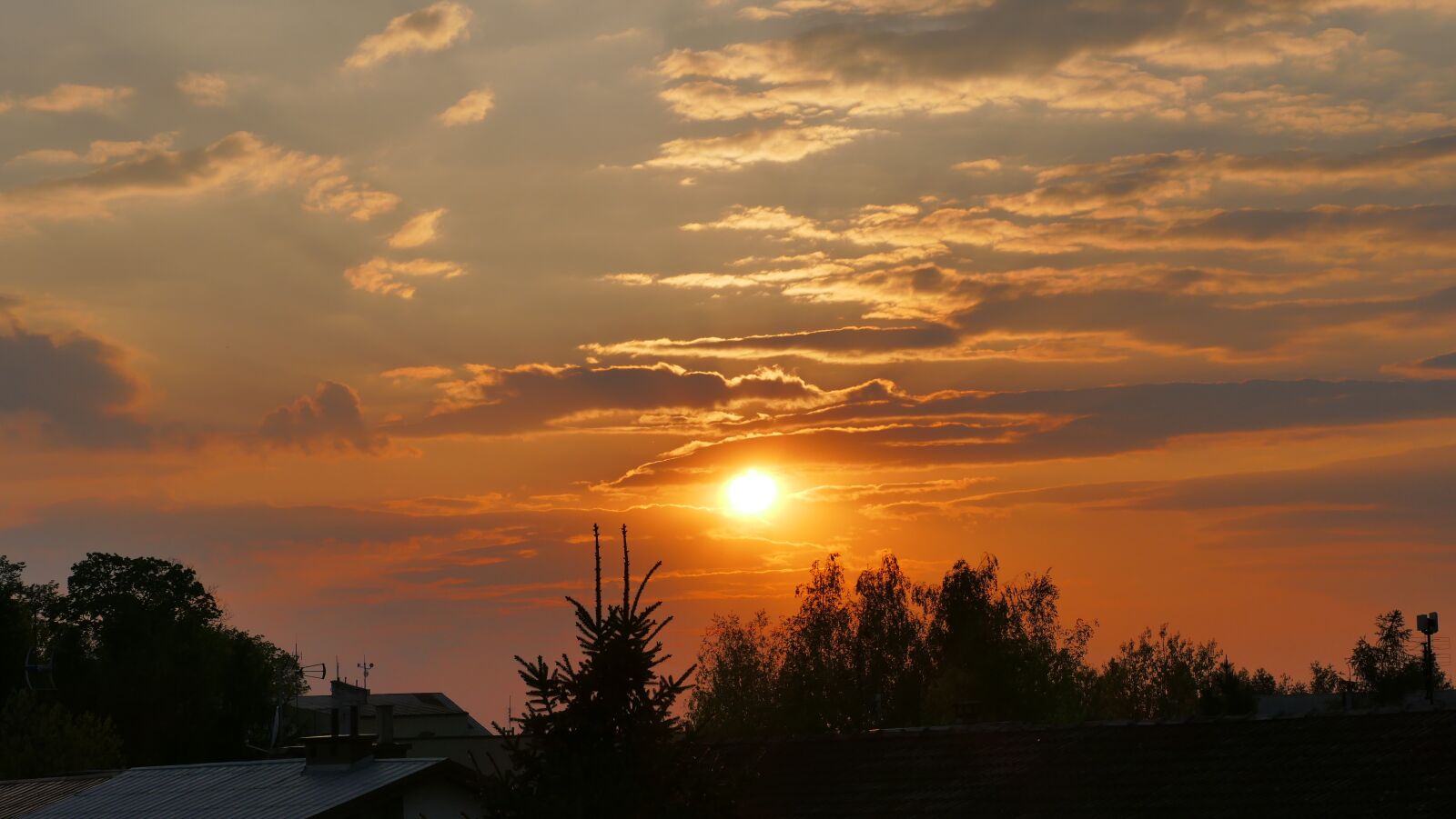 Panasonic Lumix DMC-FZ1000 sample photo. Sunset, the sun, sky photography