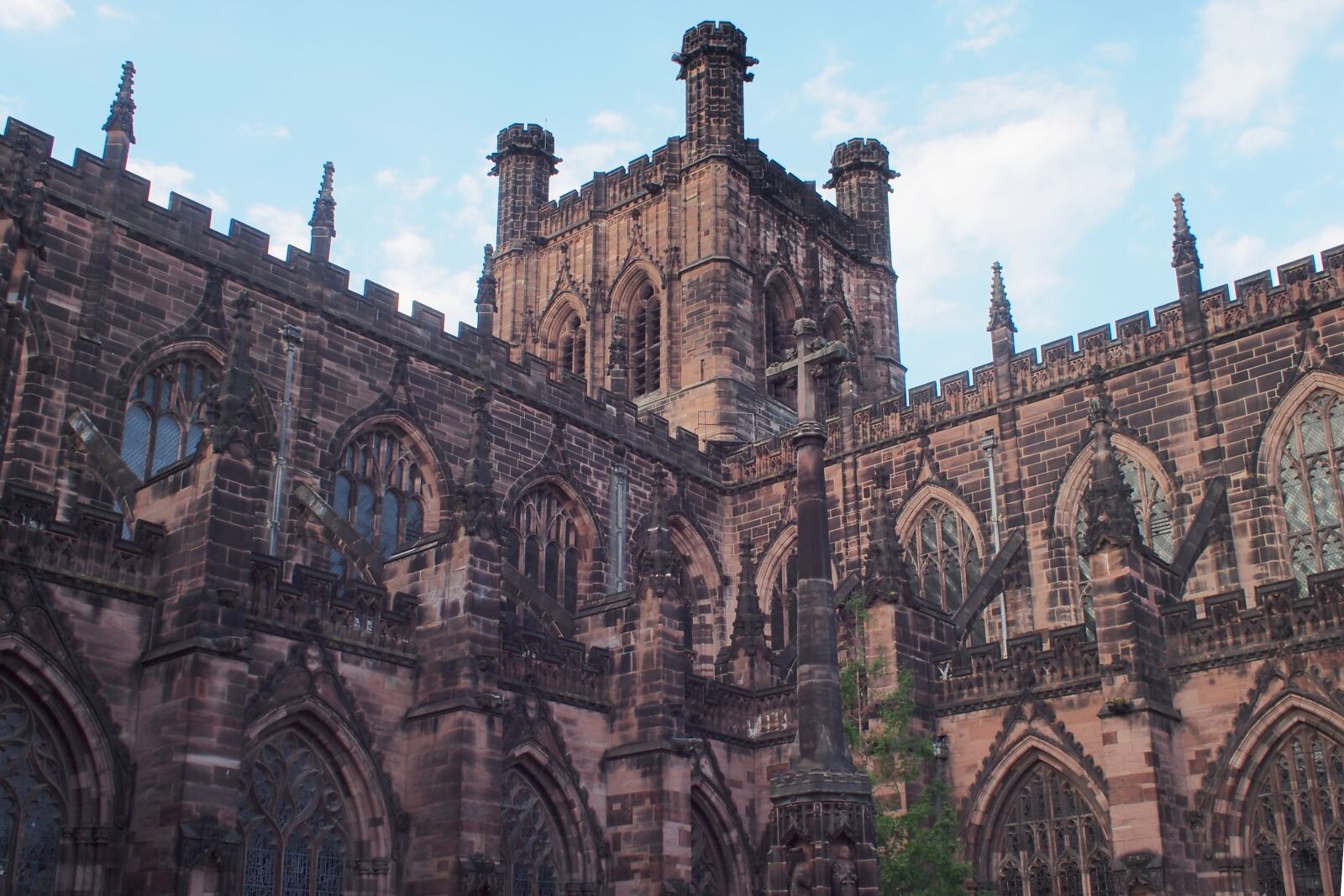Olympus M.Zuiko Digital 17mm F2.8 Pancake sample photo. Chester, cathedral, architecture photography