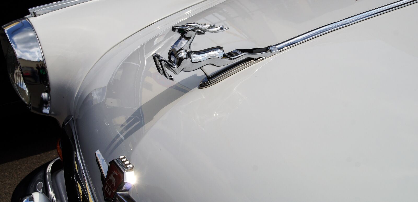 Sony SLT-A37 sample photo. Classic, car, auto photography