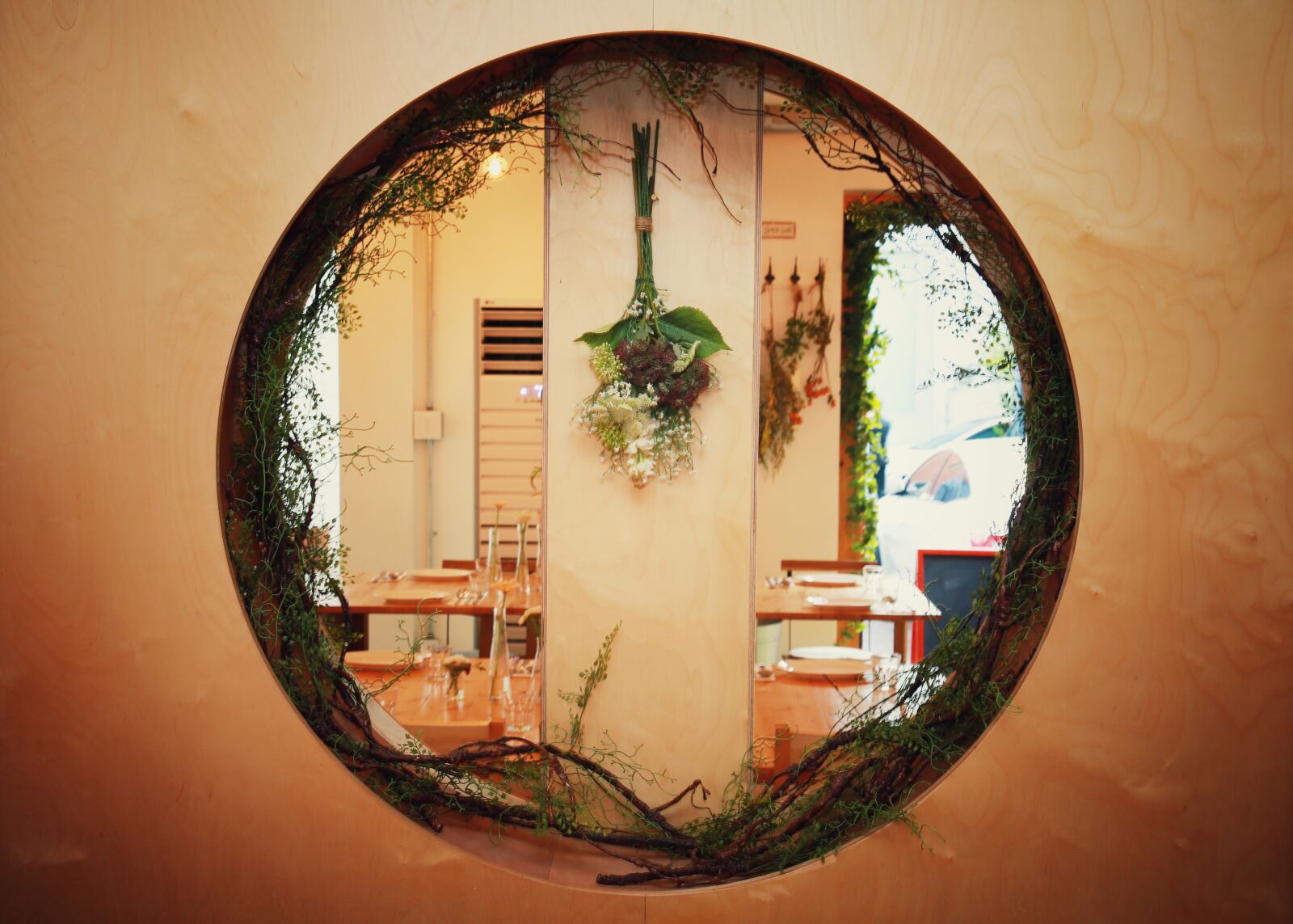 Canon EOS 5D Mark III sample photo. Travel, window, café photography