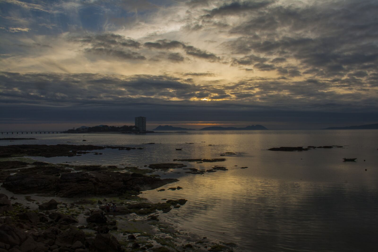 Canon EOS 350D (EOS Digital Rebel XT / EOS Kiss Digital N) sample photo. Sunset, landscape, islands photography