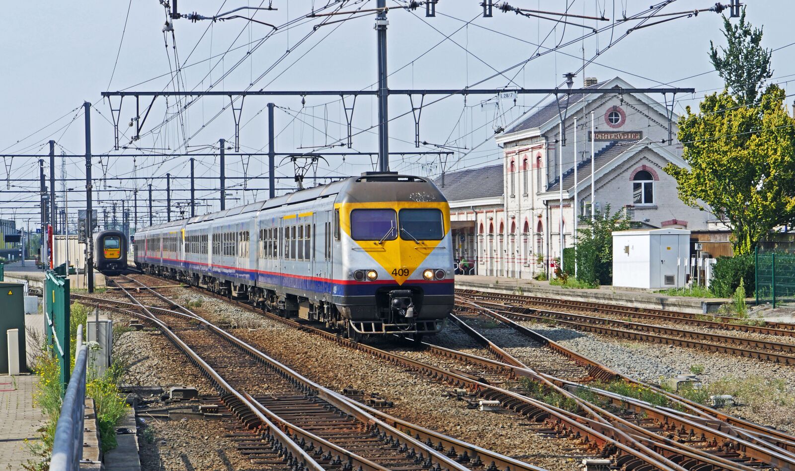 Panasonic Lumix DMC-GX8 sample photo. Railway, belgium, regional train photography