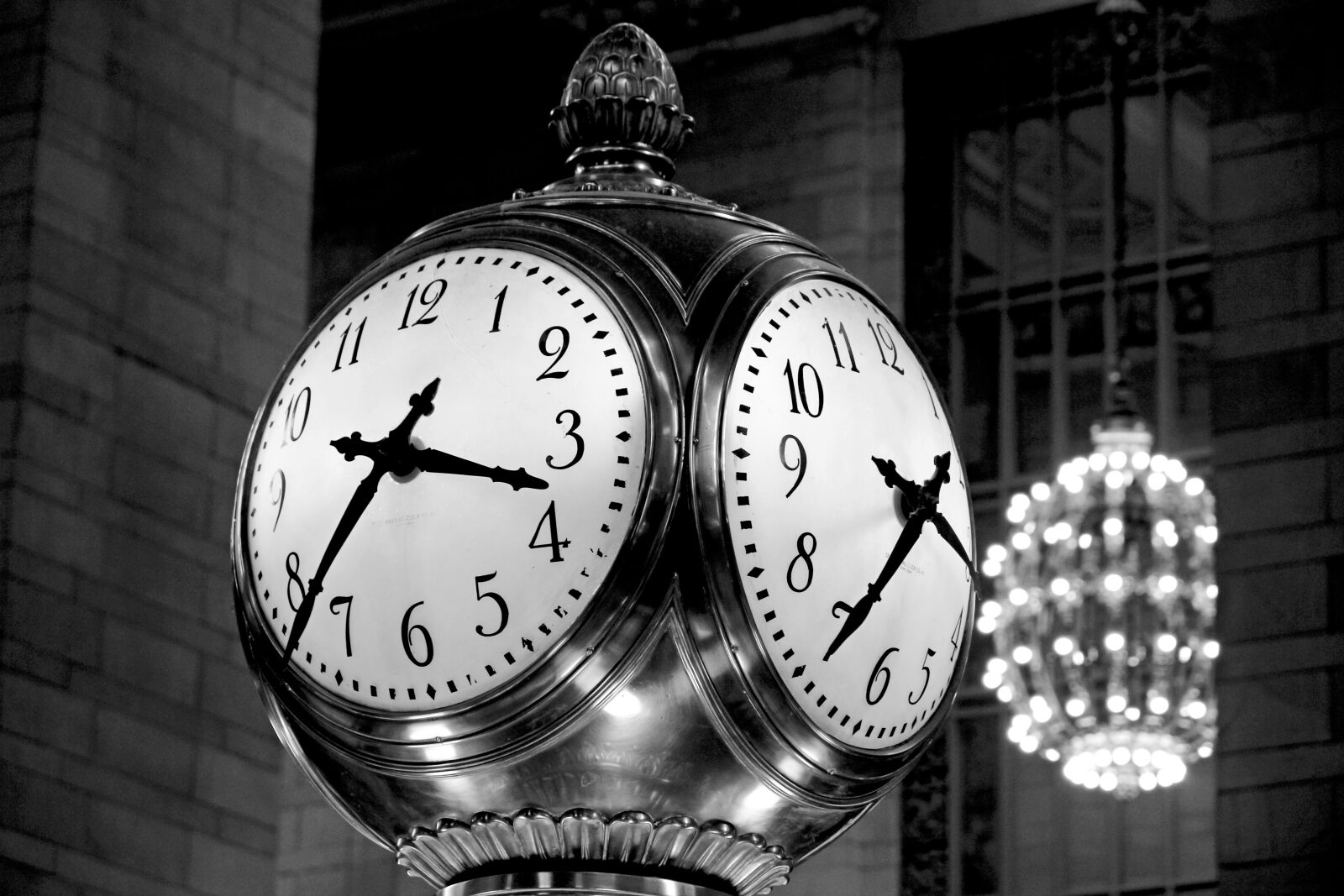 Canon EOS 550D (EOS Rebel T2i / EOS Kiss X4) sample photo. Clock, grand central station photography