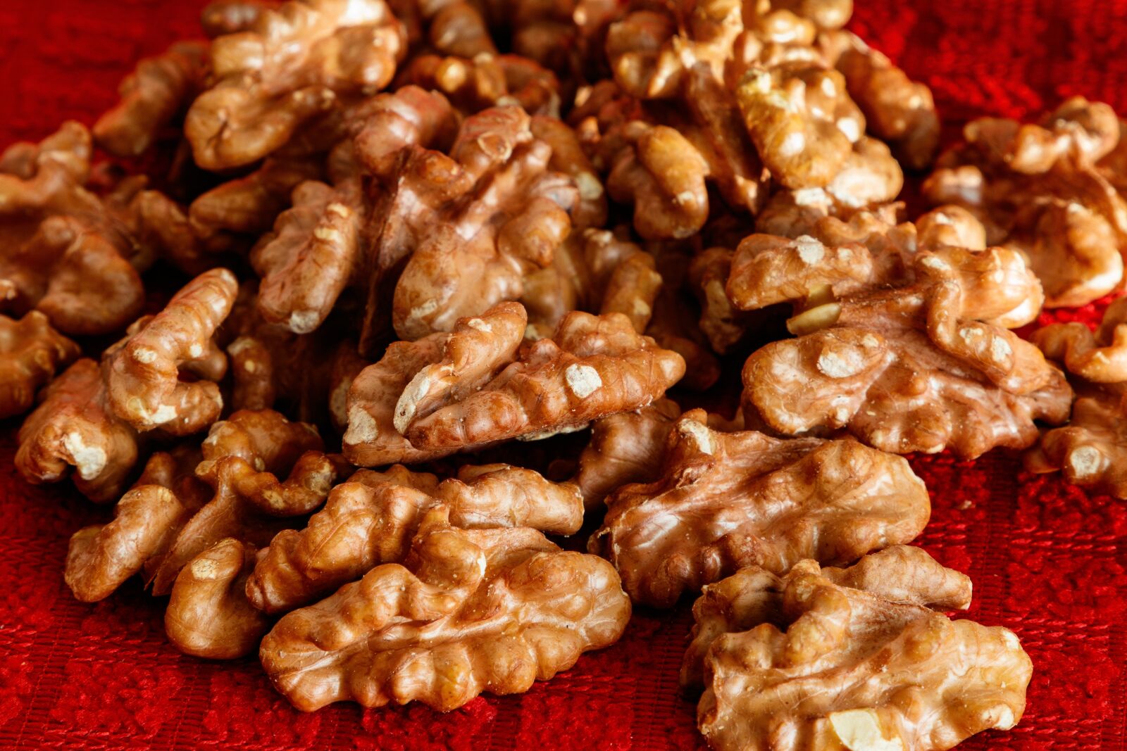 Canon EF 24-105mm F4L IS II USM sample photo. Walnuts, nuts, food photography