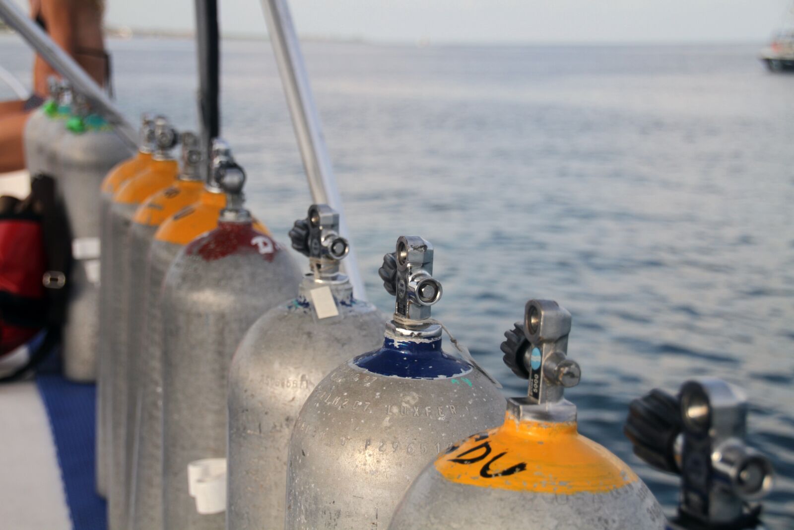 Canon EOS 7D sample photo. Scuba, diving, tanks photography