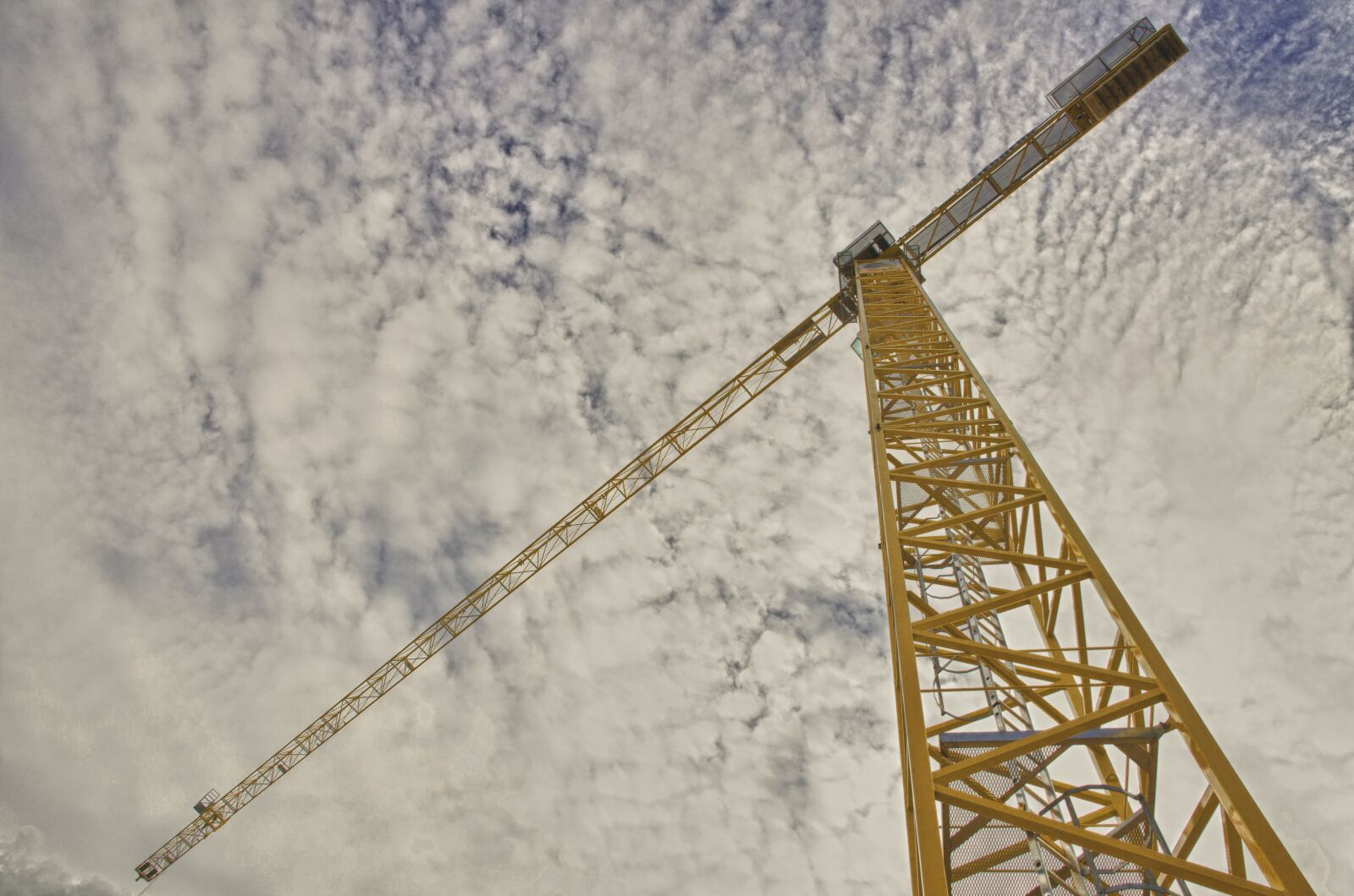 Nikon D7000 sample photo. Crane, yellow, building photography