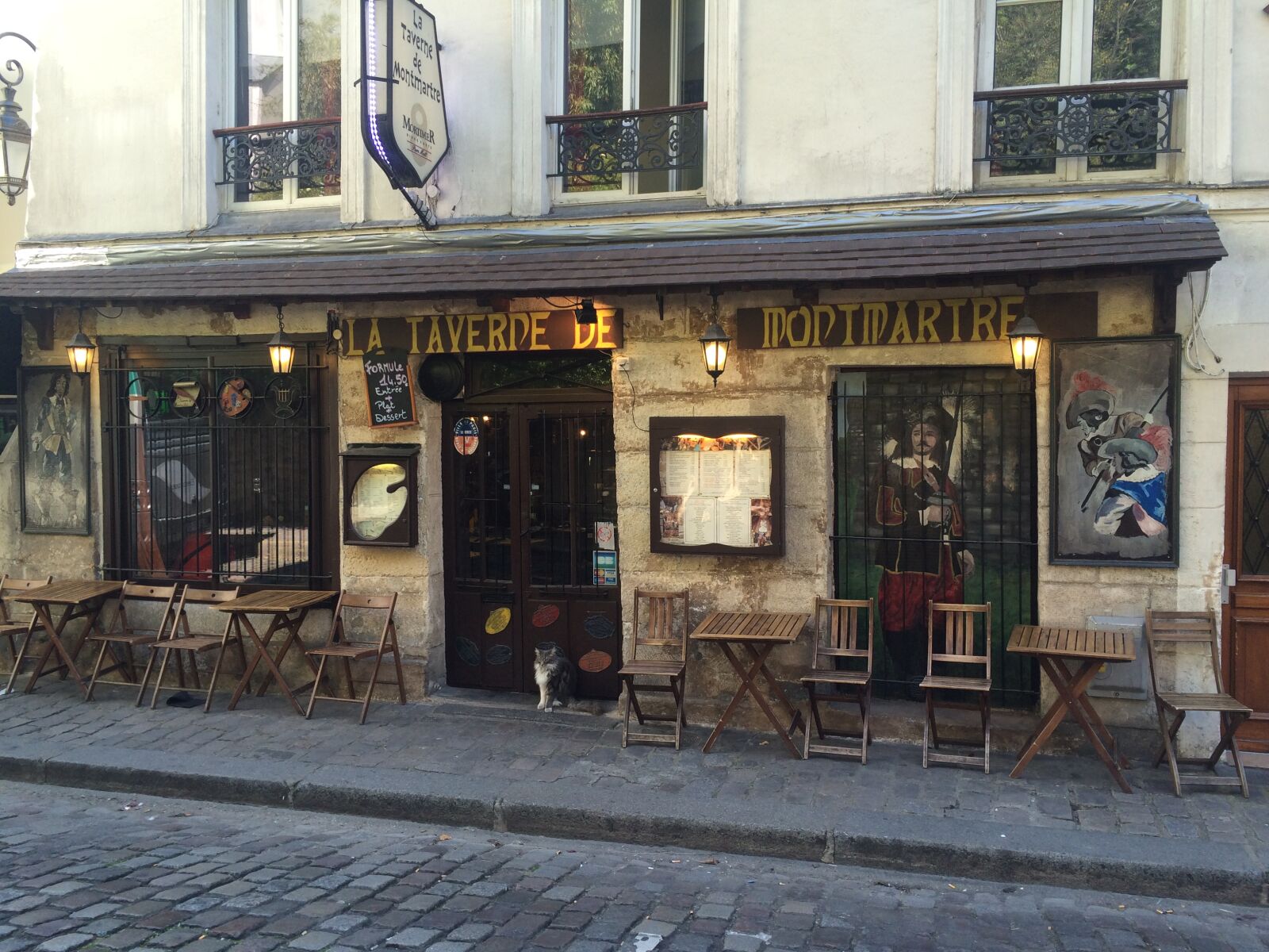 Apple iPhone 5s sample photo. Cafe, monmartre, paris, street photography