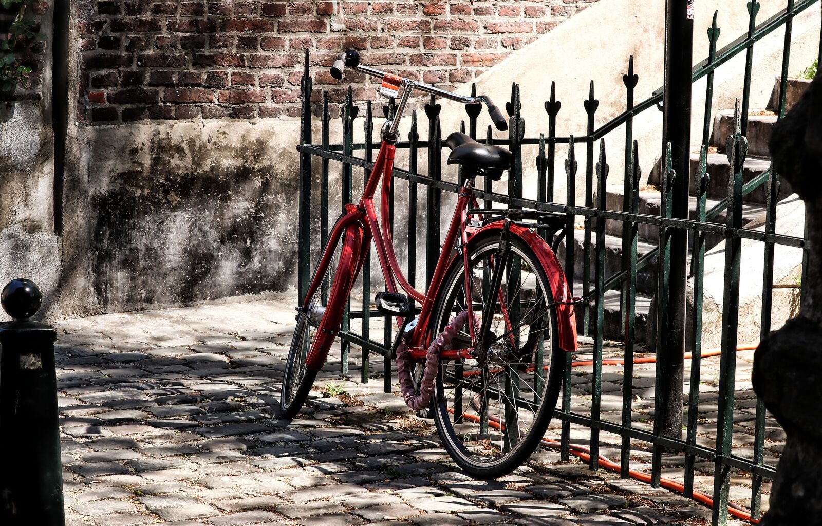 Canon EF-S 55-250mm F4-5.6 IS STM sample photo. Bike, red, wheel photography