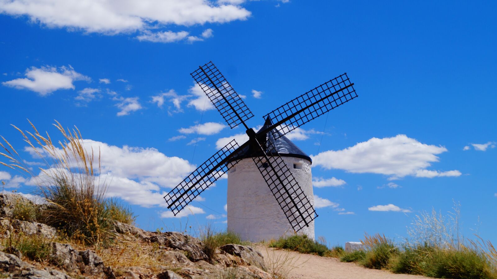 Sony DT 18-55mm F3.5-5.6 SAM II sample photo. Consuegra, spain, mill photography