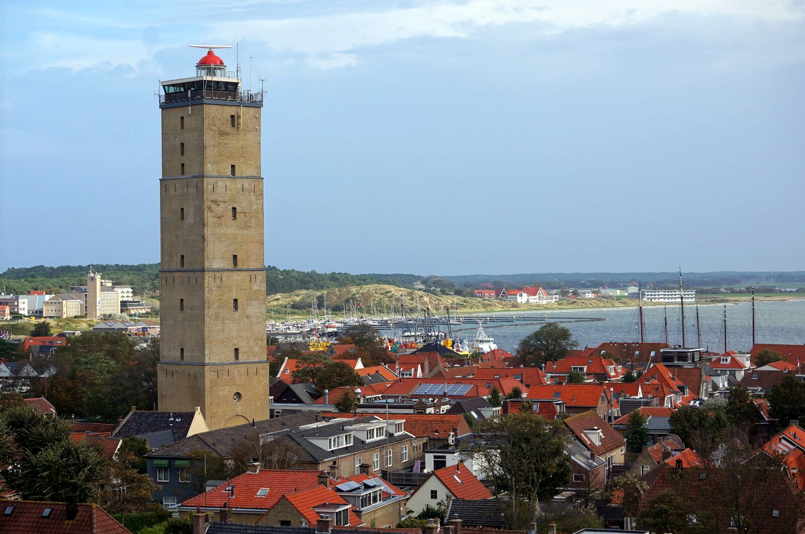 Sony Alpha NEX-5N + Sony E 55-210mm F4.5-6.3 OSS sample photo. Terschelling, summer, panorama photography
