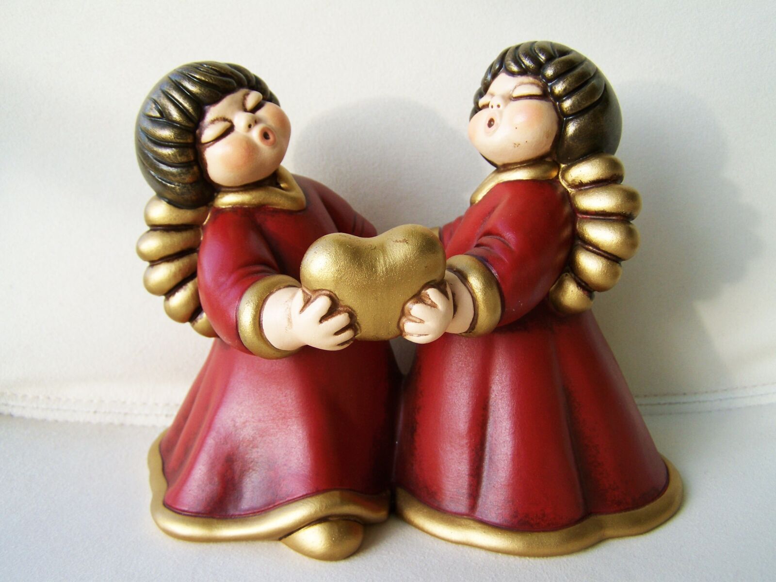 Kodak EASYSHARE ZD710 ZOOM DIGITAL CAMERA sample photo. Cupids, porcelain figurines, christmas photography