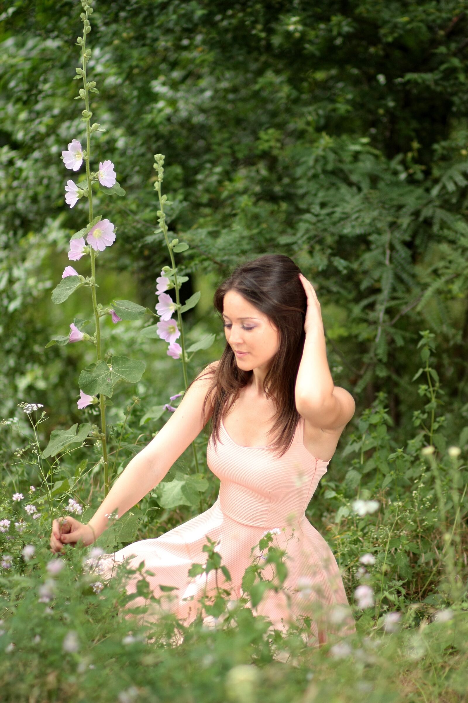 Canon EOS 450D (EOS Rebel XSi / EOS Kiss X2) sample photo. Girl, nature, dress photography
