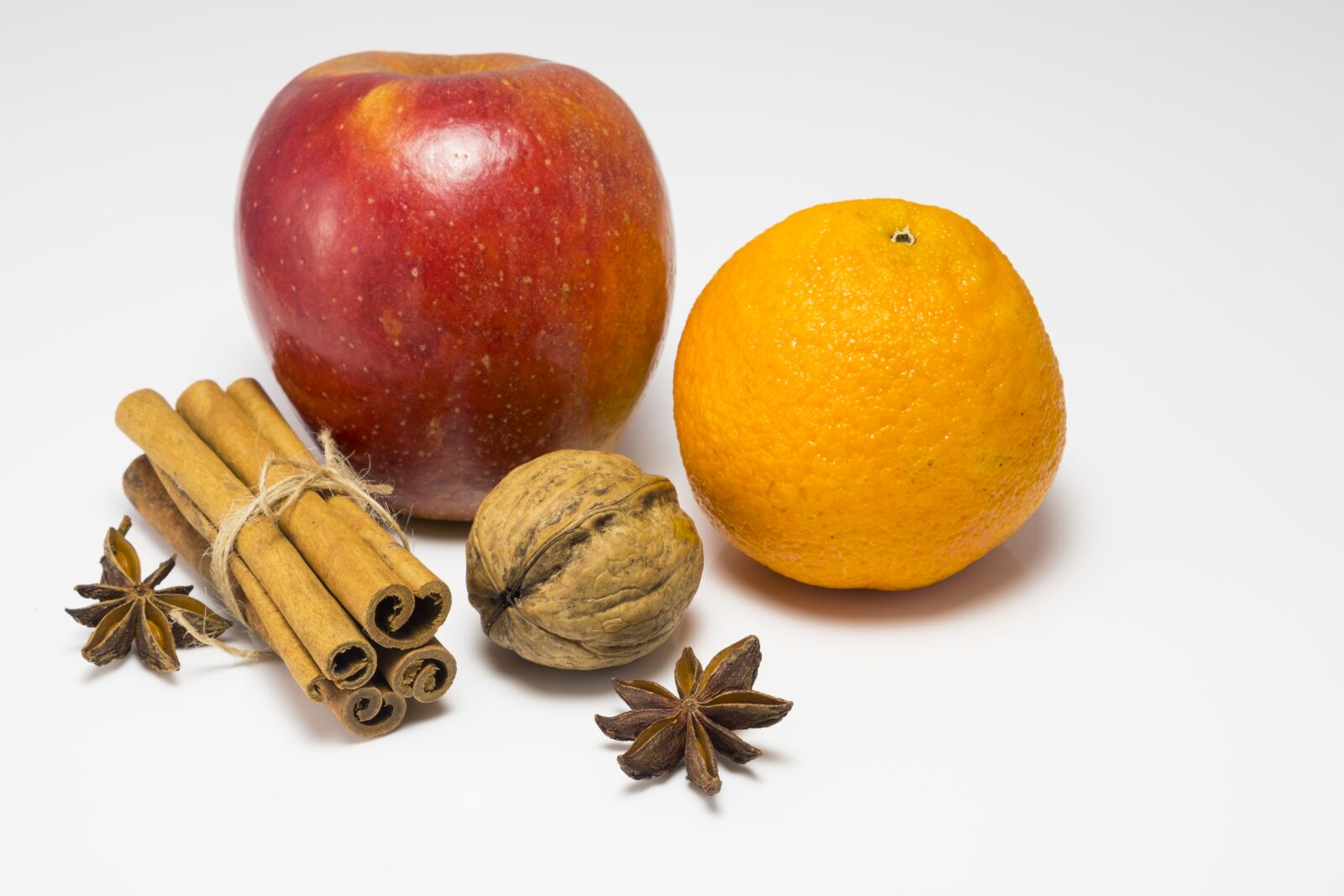 Fujifilm XF 18-55mm F2.8-4 R LM OIS sample photo. Apple, orange, cinnamon photography
